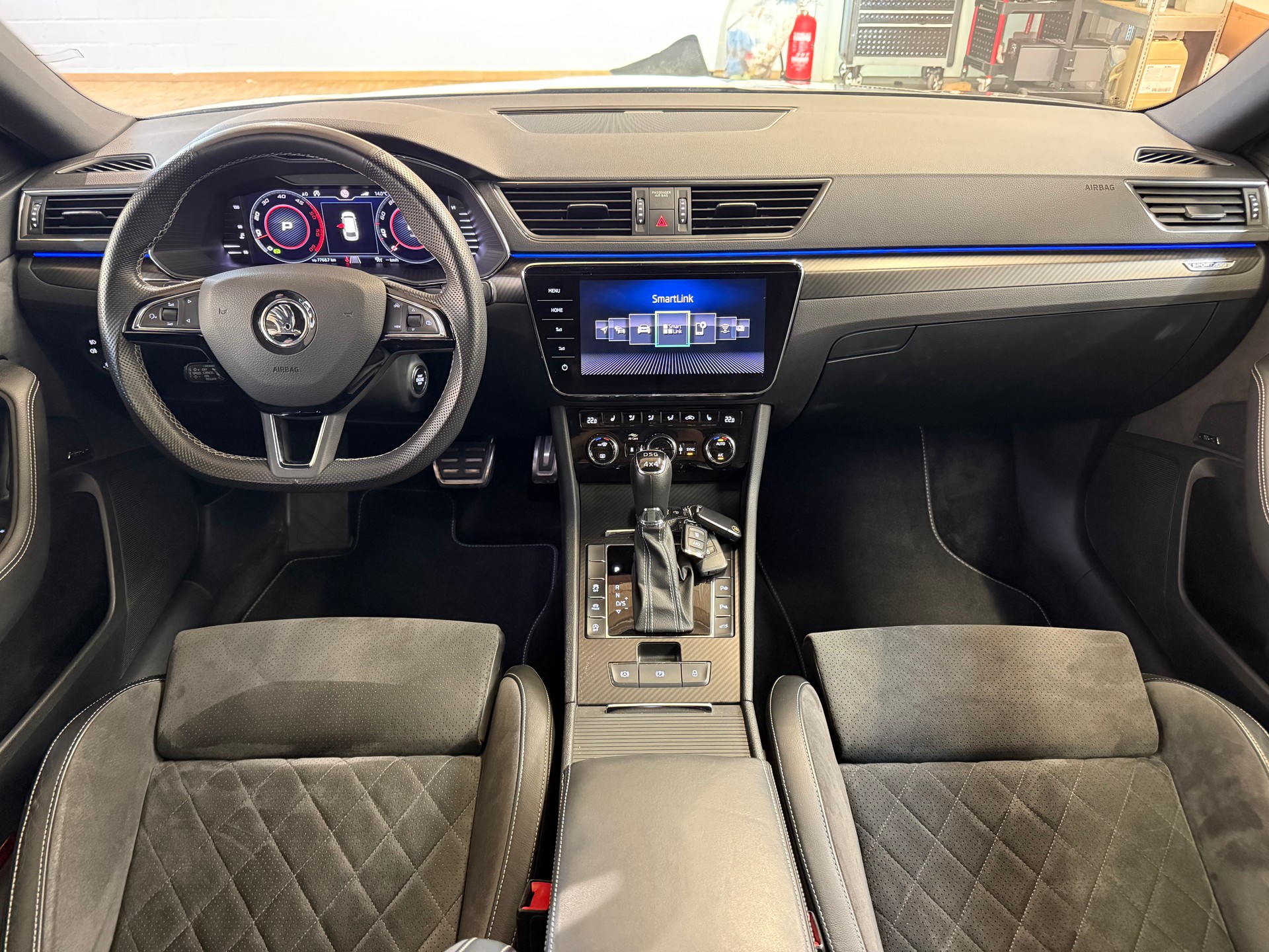 SKODA Superb Combi 2.0 TDI 190 SportLine 4x4 DSG-image-9