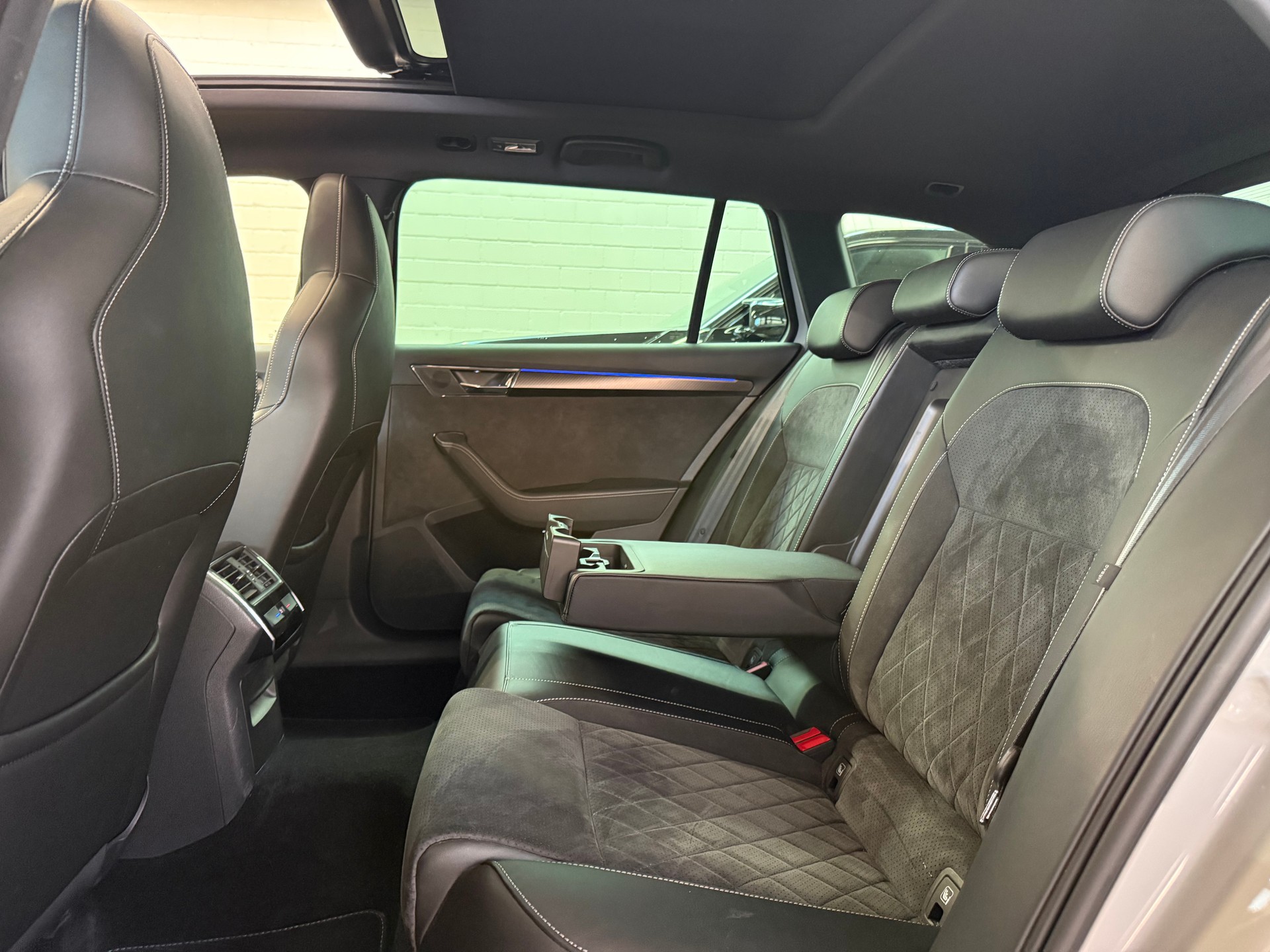 SKODA Superb Combi 2.0 TDI 190 SportLine 4x4 DSG-image-21