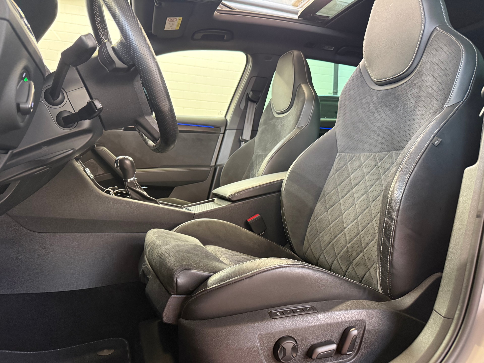 SKODA Superb Combi 2.0 TDI 190 SportLine 4x4 DSG-image-14