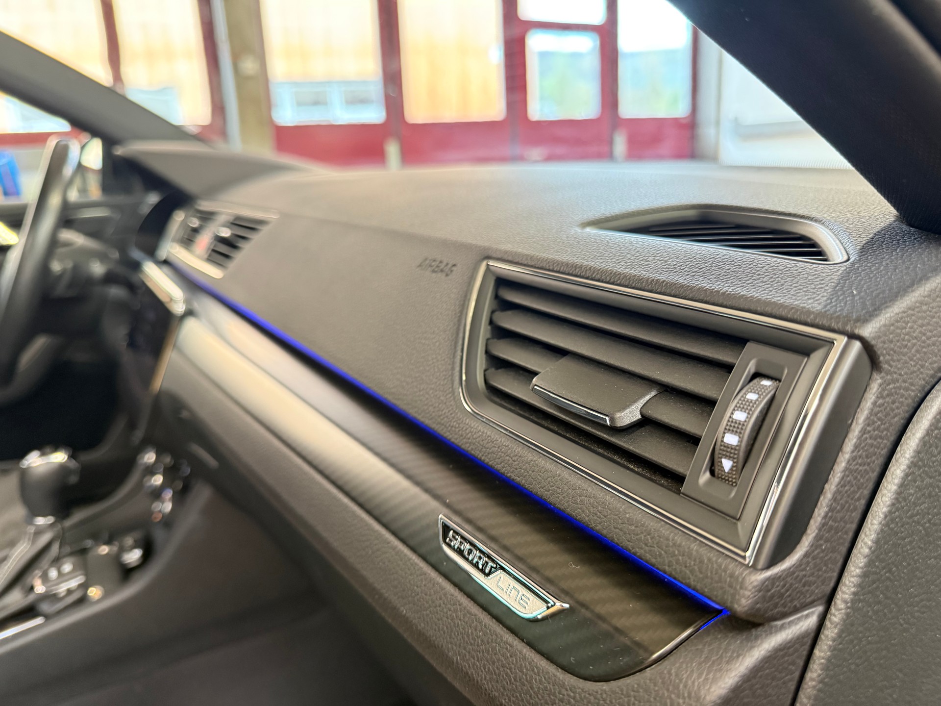 SKODA Superb Combi 2.0 TDI 190 SportLine 4x4 DSG-image-18