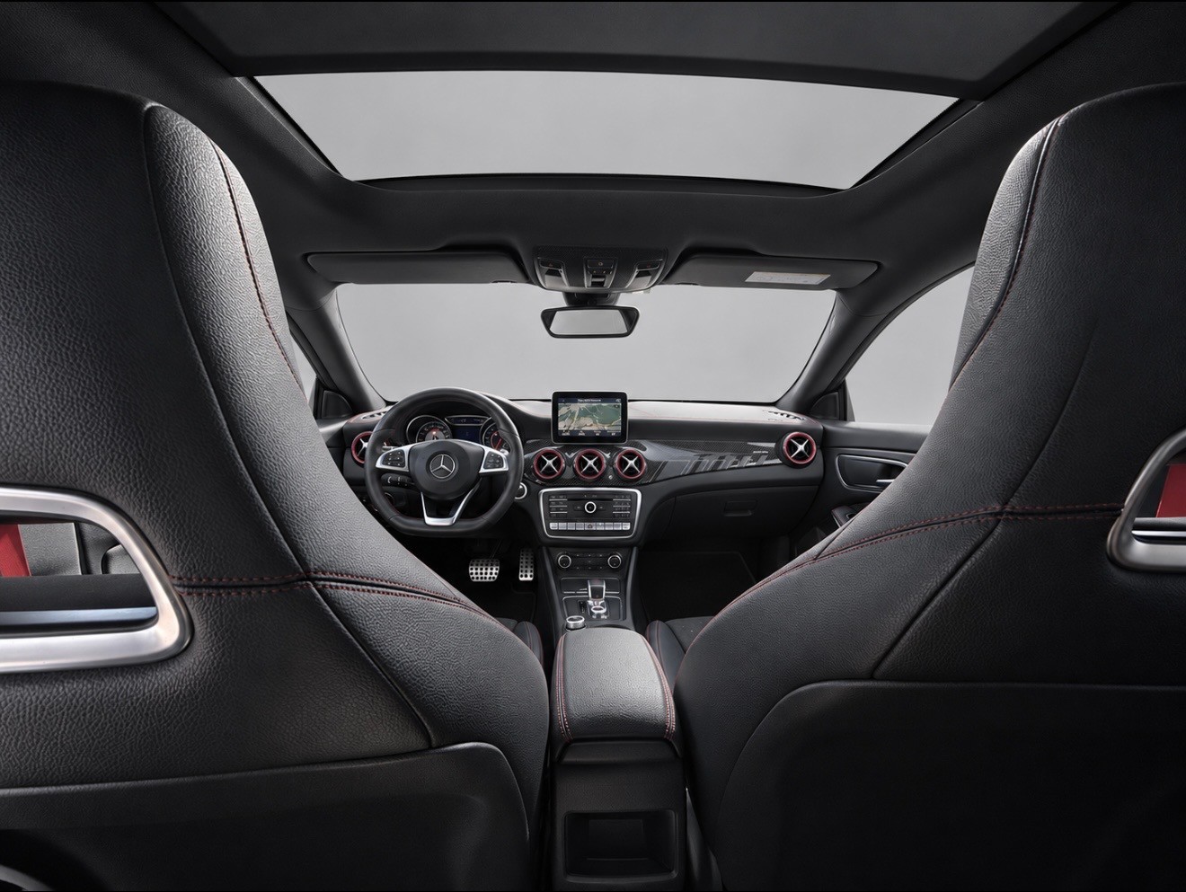 MERCEDES-BENZ CLA 45 AMG 4Matic Speedshift-image-5