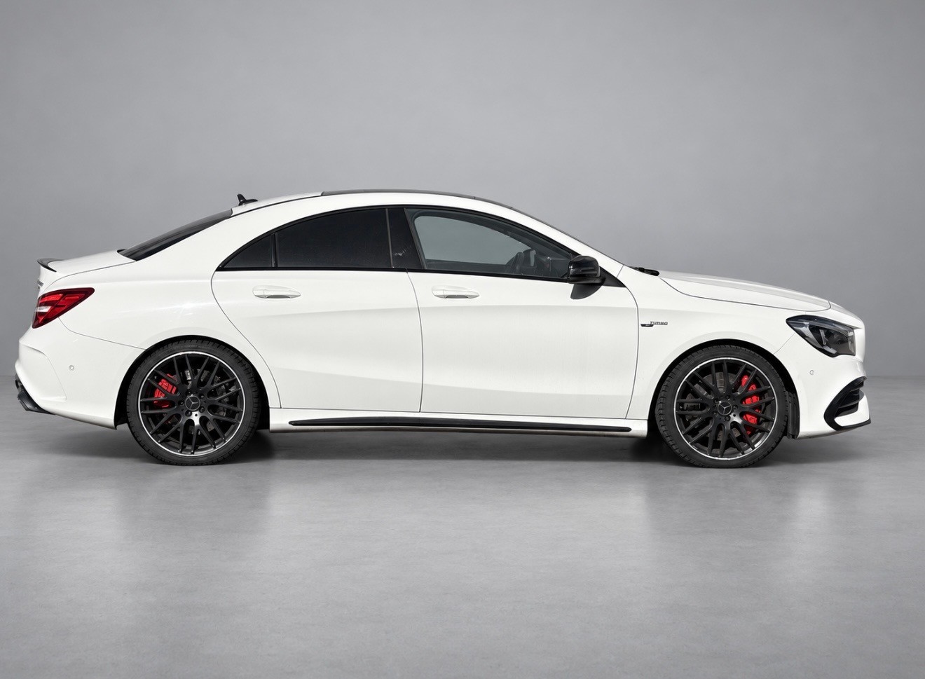 MERCEDES-BENZ CLA 45 AMG 4Matic Speedshift-image-3