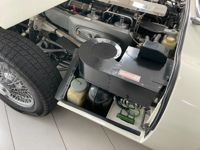 JAGUAR E TYPE 3-V12-image-13