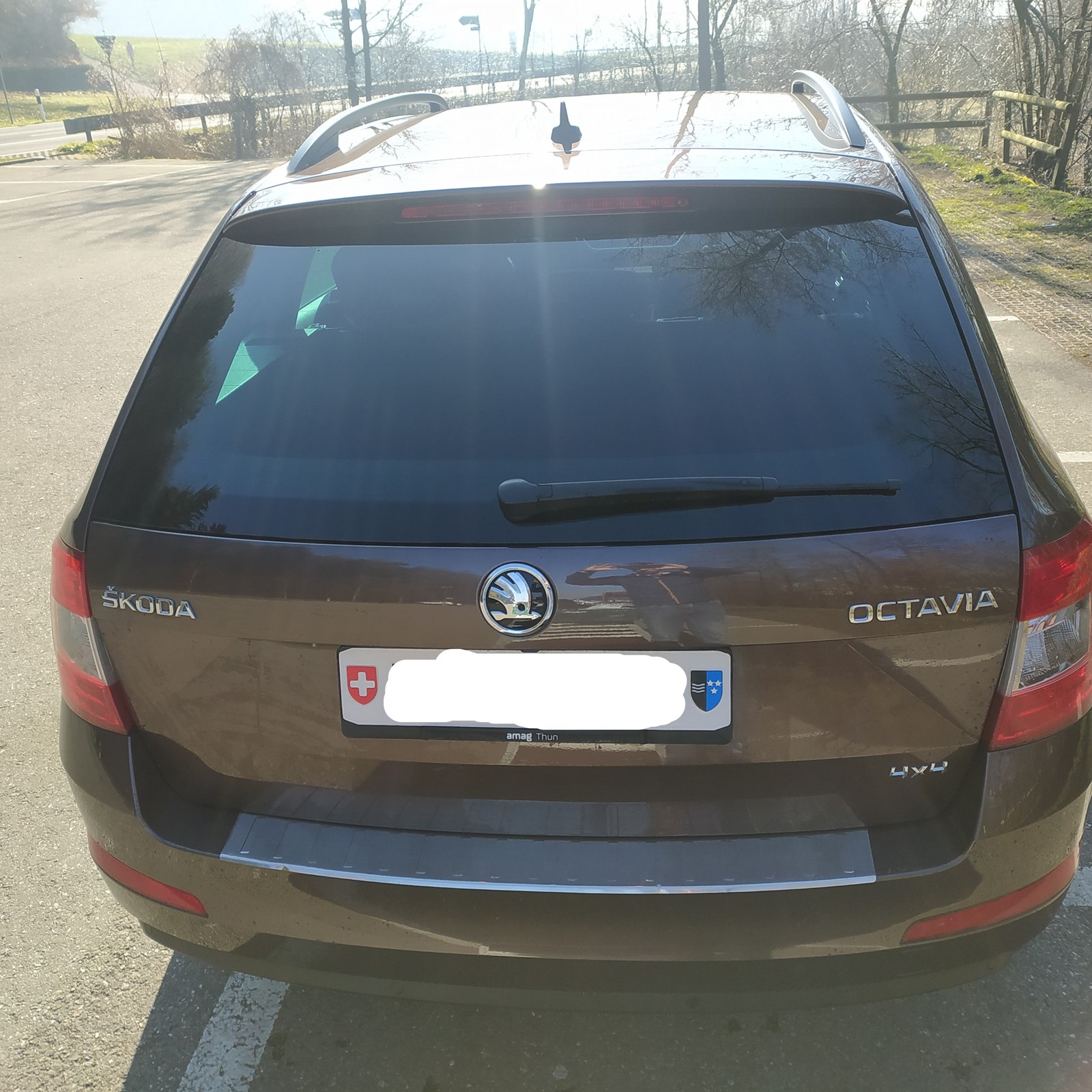 SKODA Octavia Combi 2.0 TDI Swiss Joy 4x4 DSG-image-4