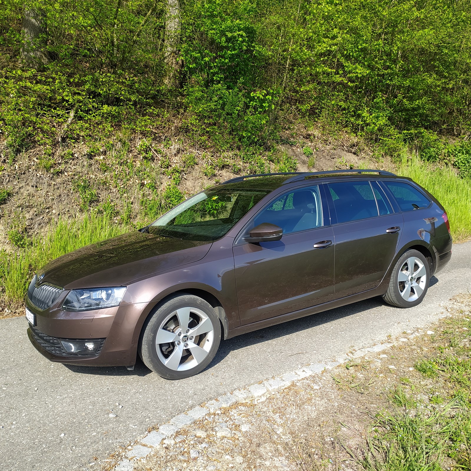 SKODA Octavia Combi 2.0 TDI Swiss Joy 4x4 DSG-image-2