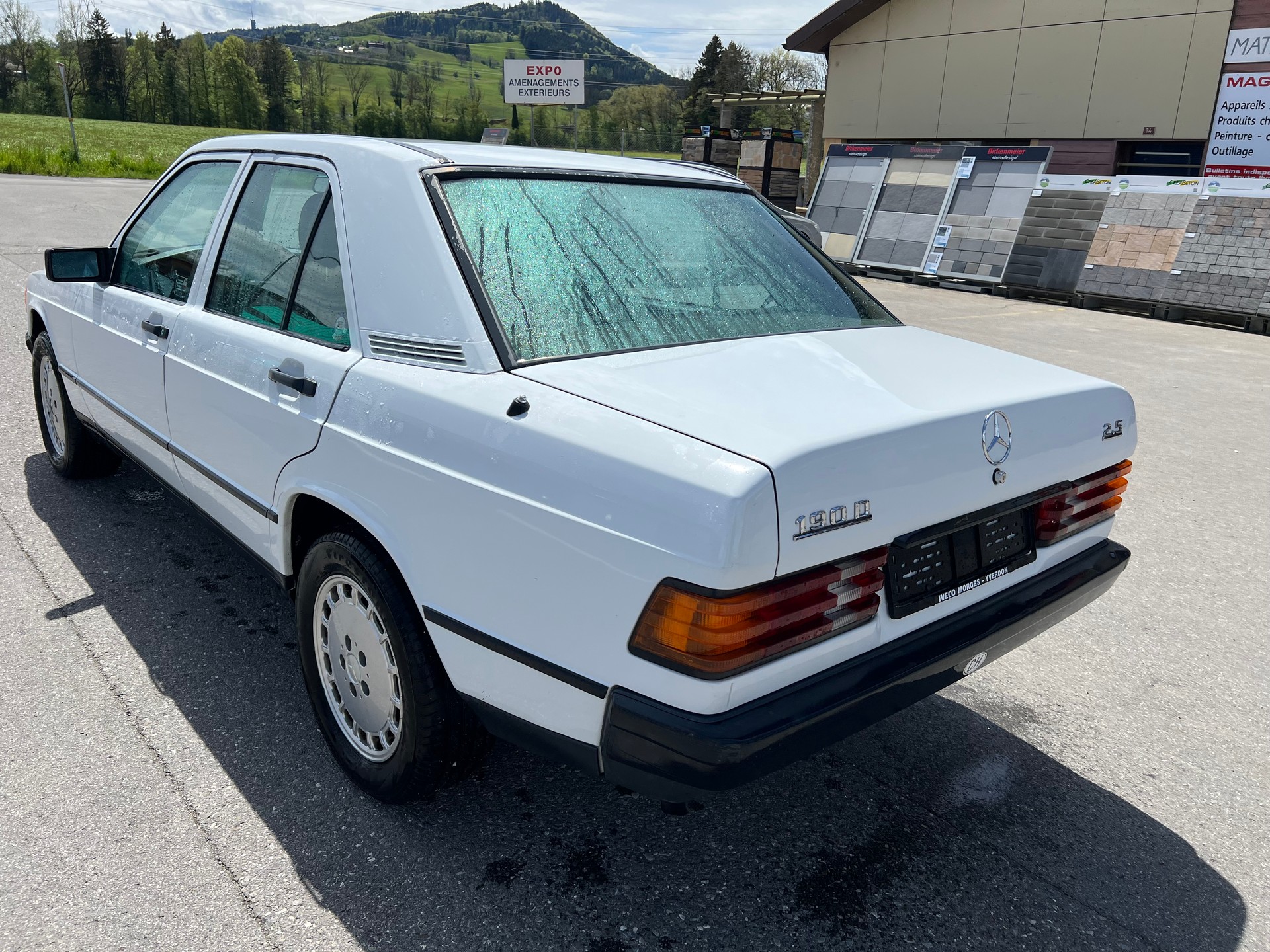 MERCEDES-BENZ 190 D 2.5-image-1