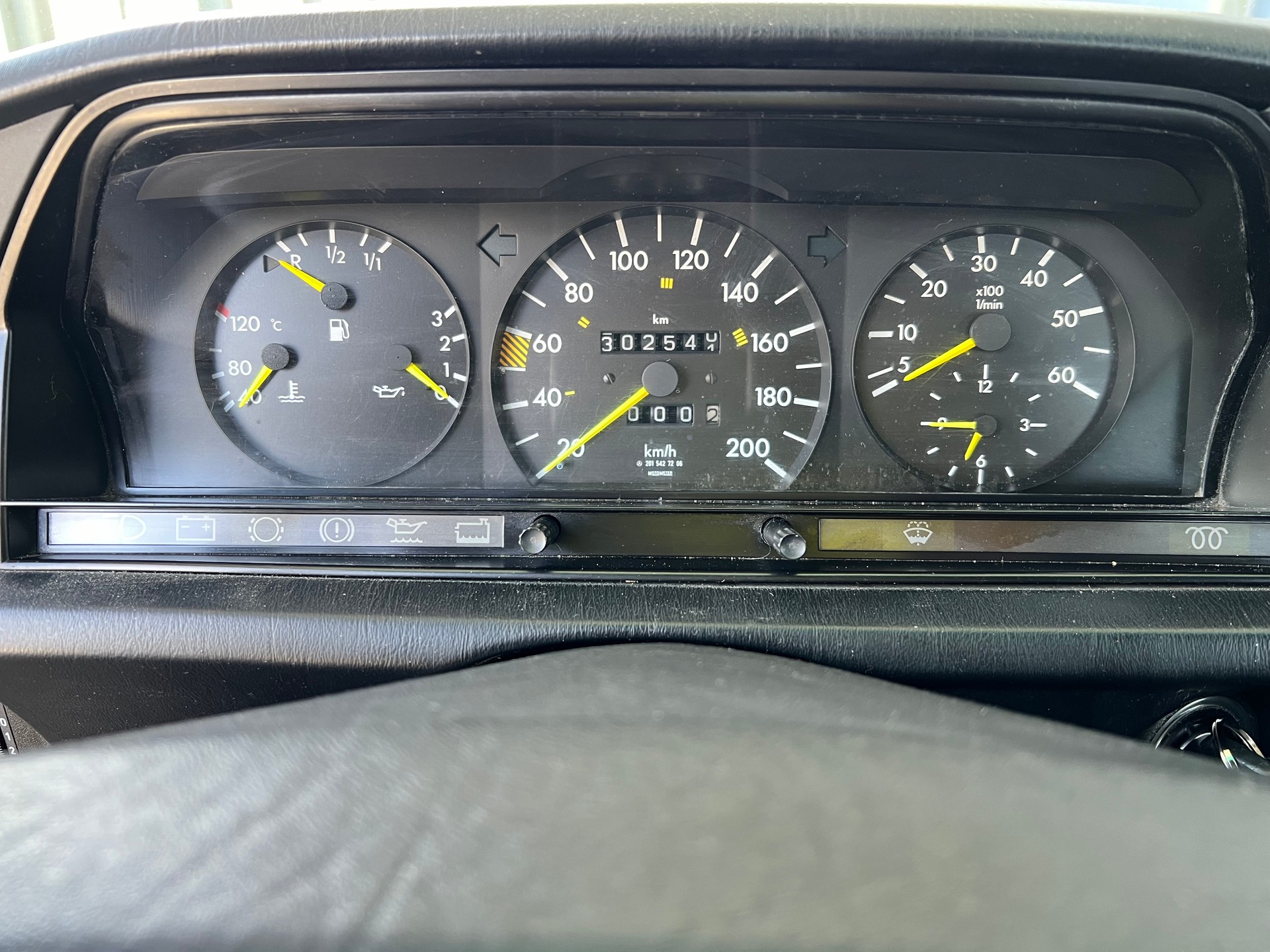 MERCEDES-BENZ 190 D 2.5-image-11