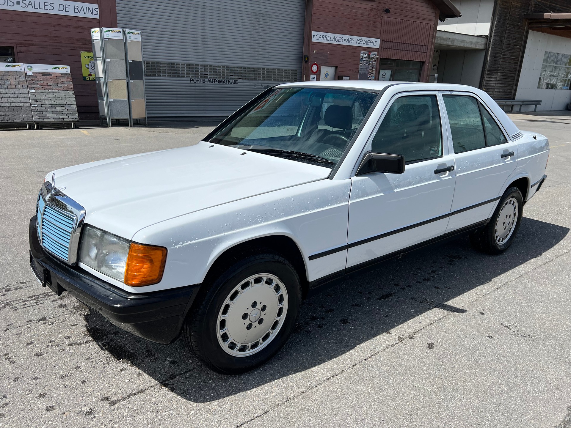 MERCEDES-BENZ 190 D 2.5-image-0