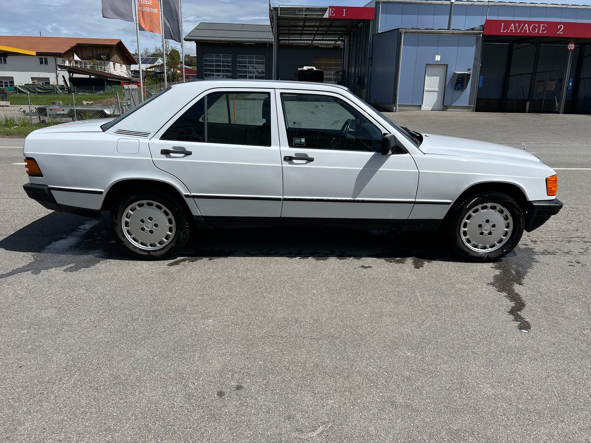 MERCEDES-BENZ 190 D 2.5-image-7