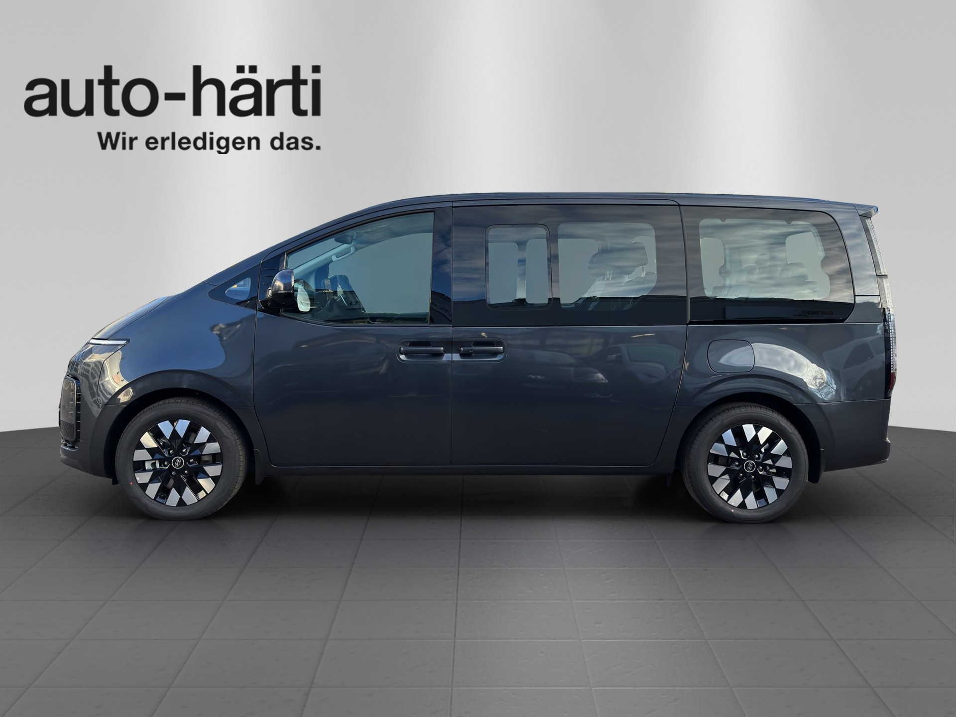 HYUNDAI Staria Pr. 1.6 HEV Amplia-showroom-element-1
