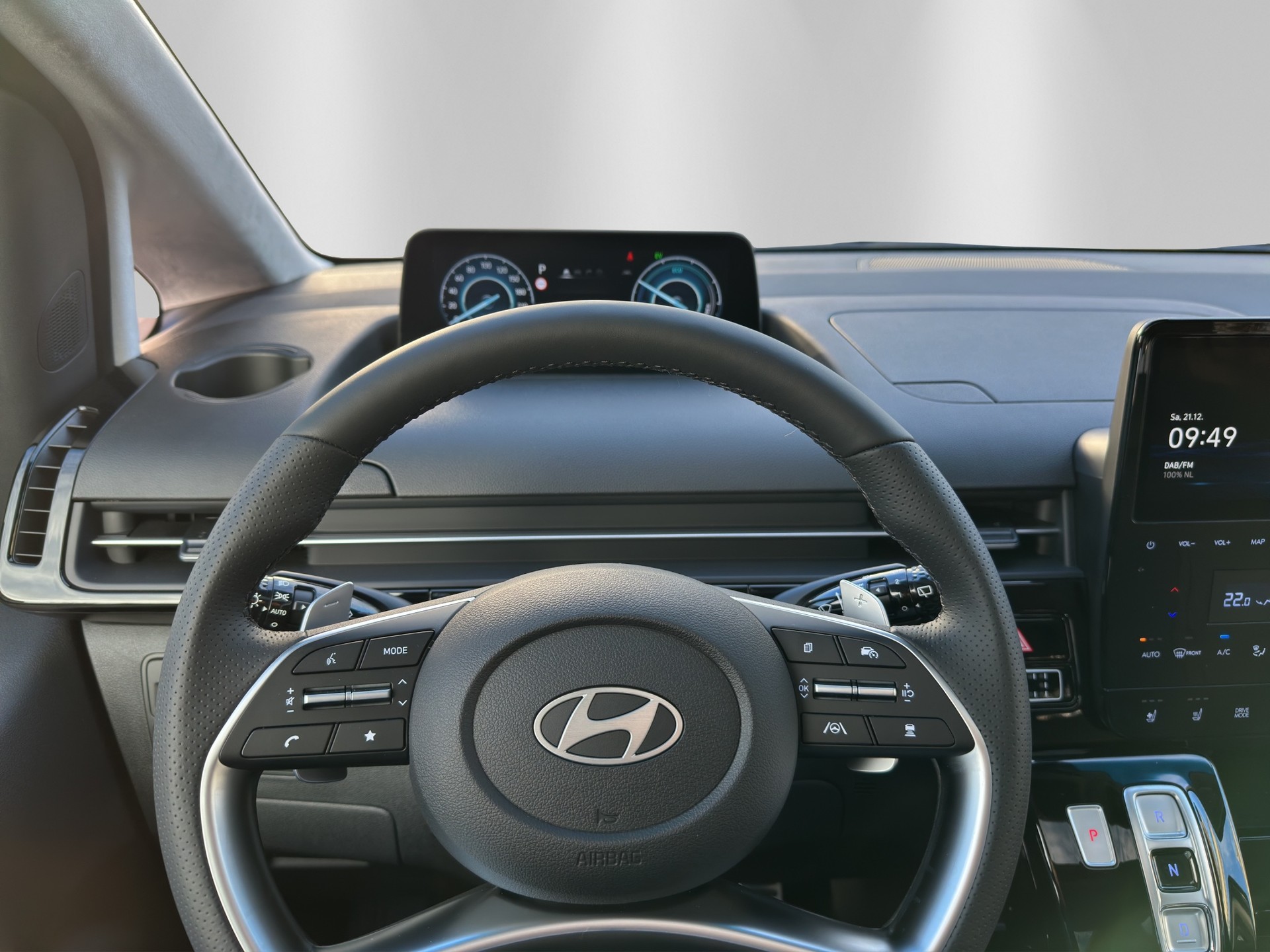 HYUNDAI Staria Pr. 1.6 HEV Amplia-image-14