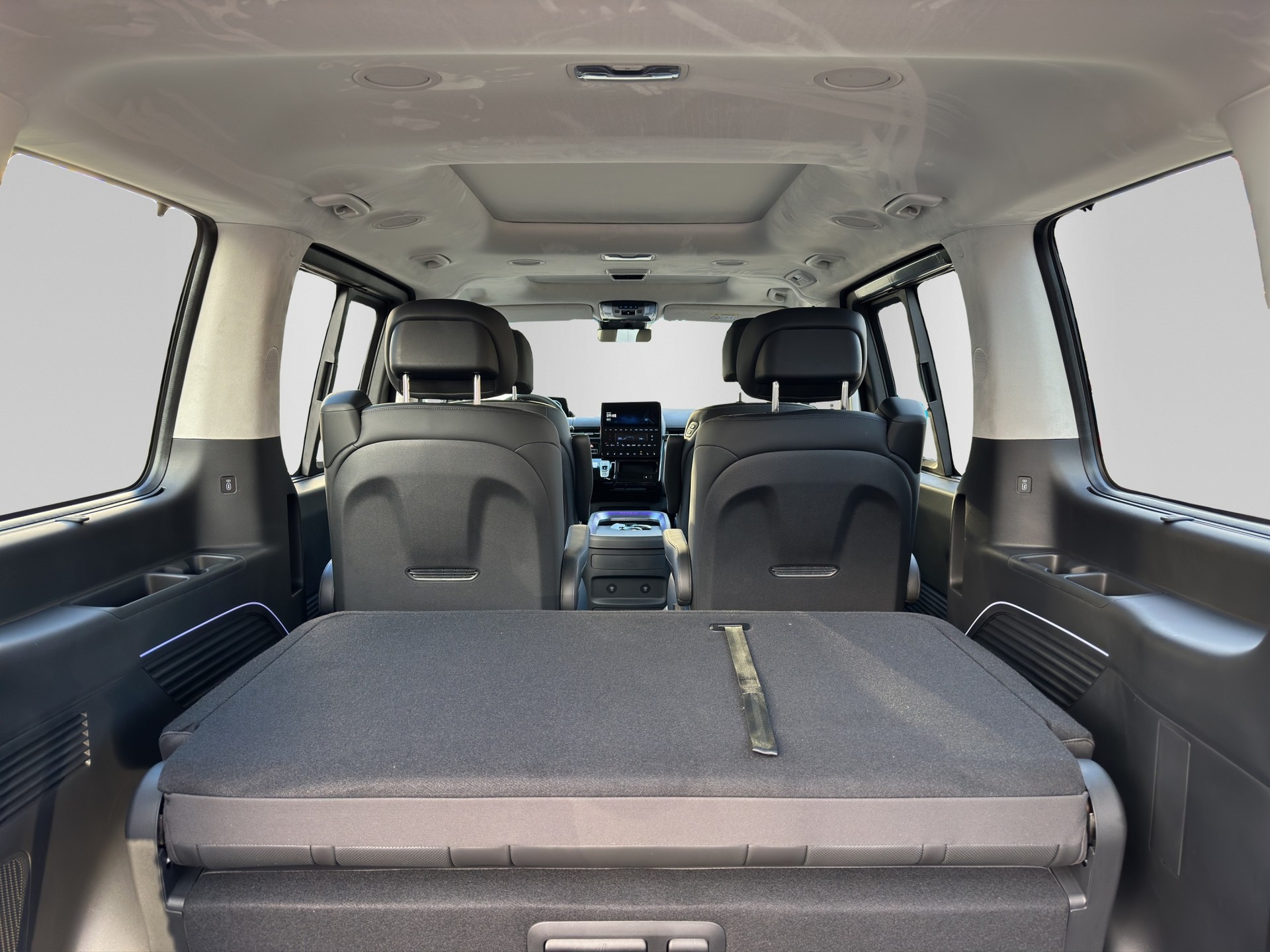 HYUNDAI Staria Pr. 1.6 HEV Amplia-image-9