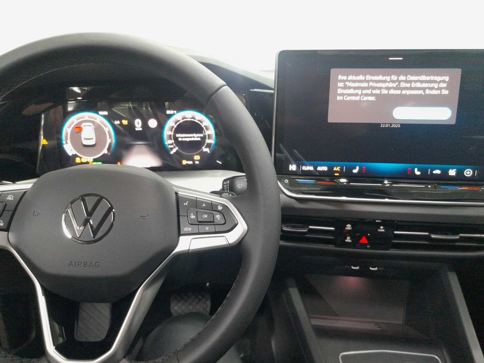 VW Golf 1.5 e TSI mHEV United DSG-image-8