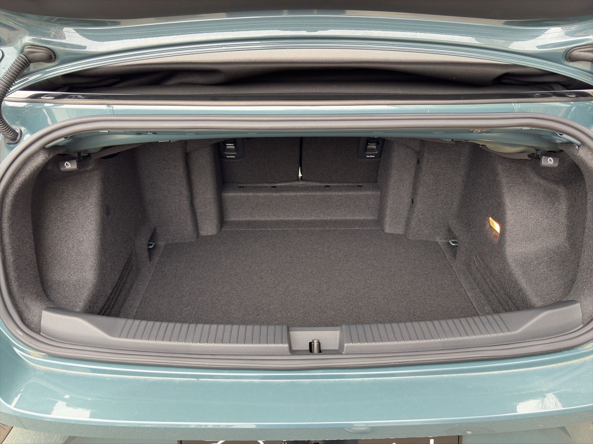VW T-Roc Cabriolet 1.5 TSI EVO R-Line DSG-image-9