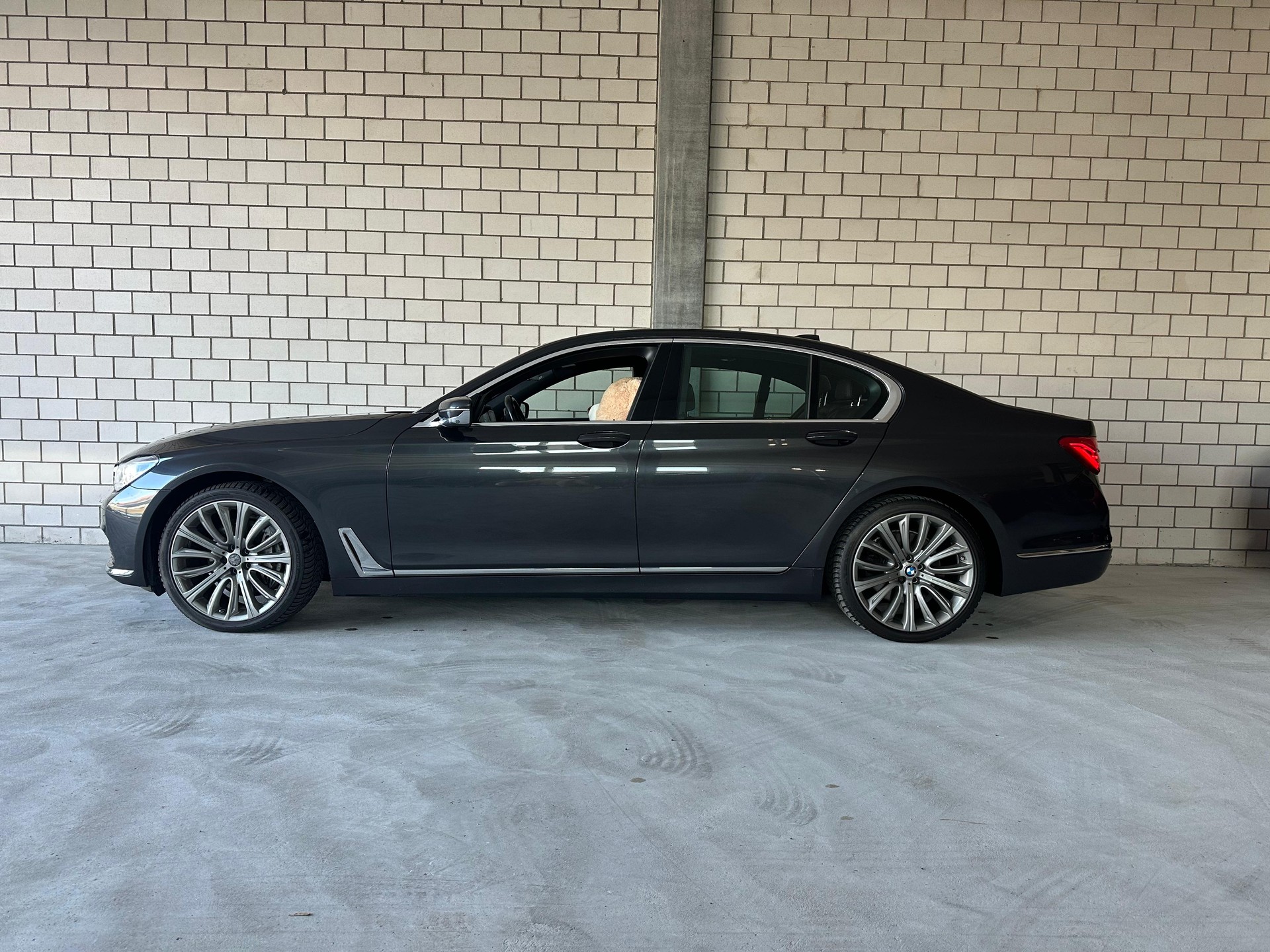BMW 740d xDrive Steptronic Traumausstattung-image-0