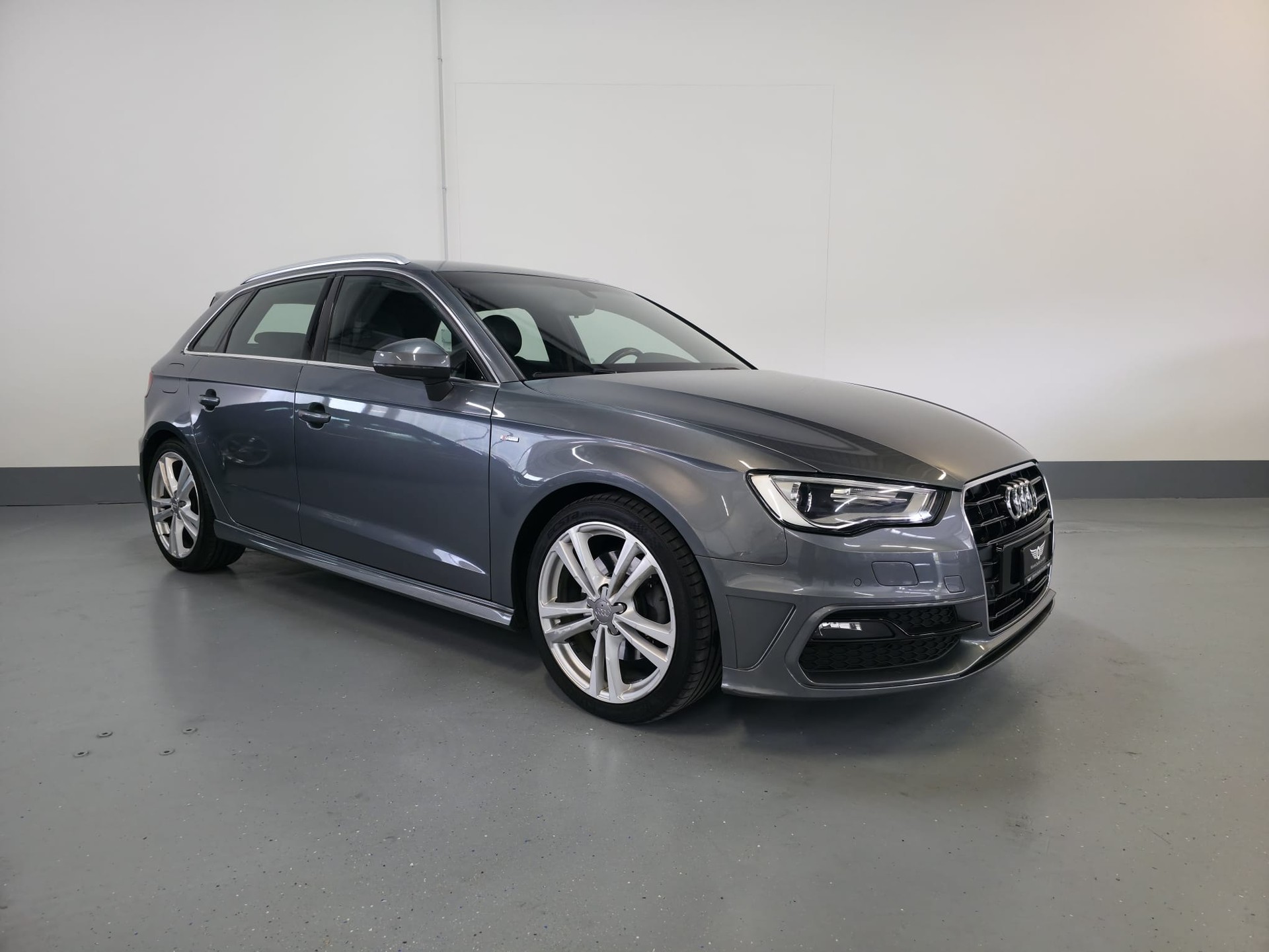 AUDI A3 Sportback 1.8 TFSI Ambition S-tronic-image-2