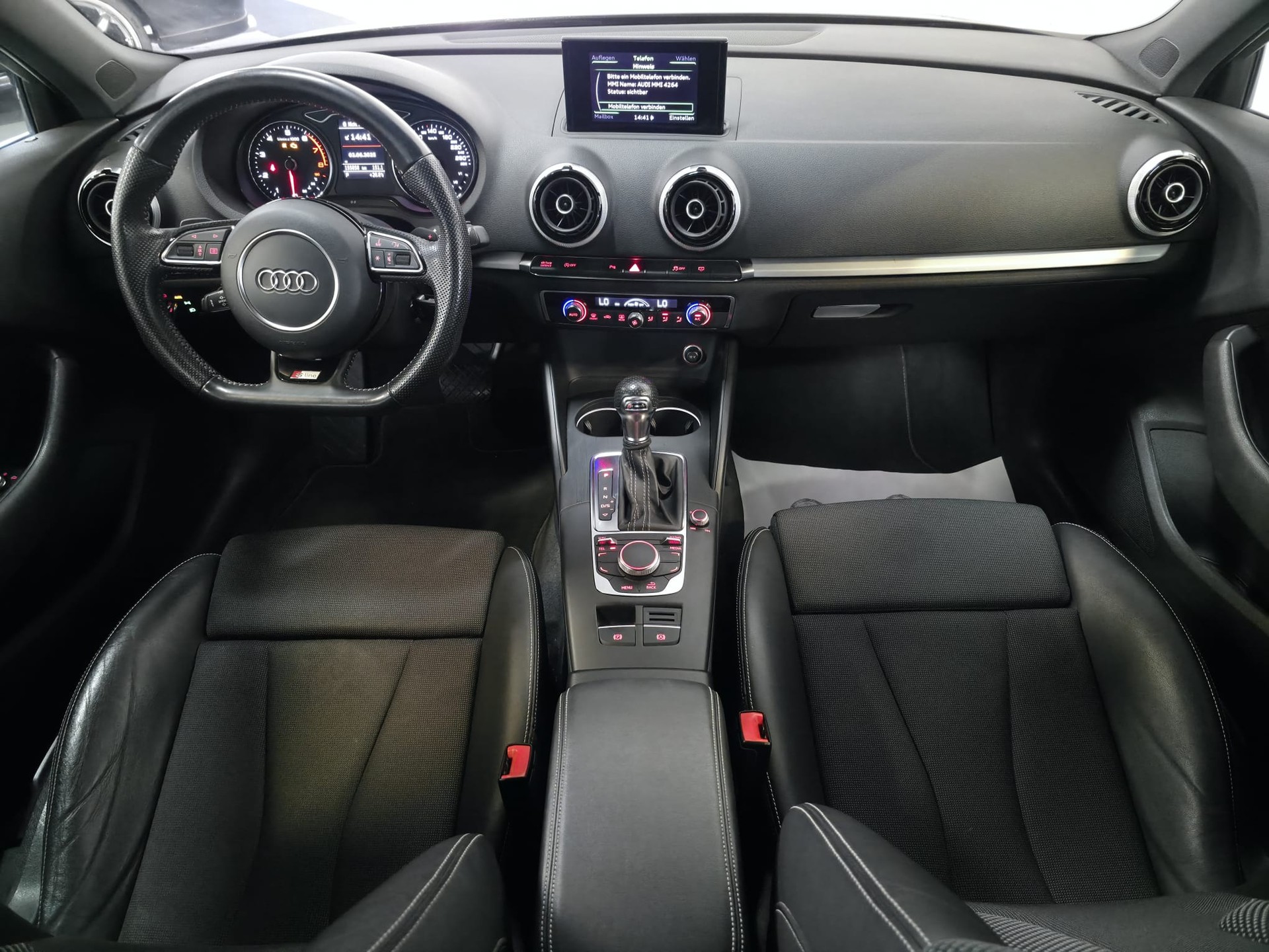 AUDI A3 Sportback 1.8 TFSI Ambition S-tronic-image-17