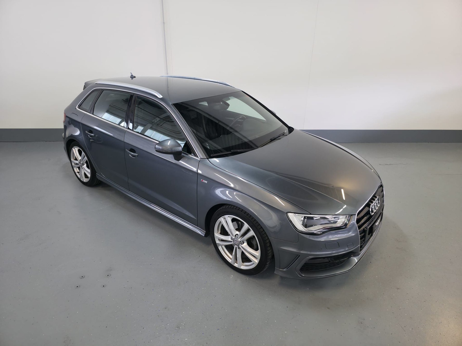 AUDI A3 Sportback 1.8 TFSI Ambition S-tronic-image-0