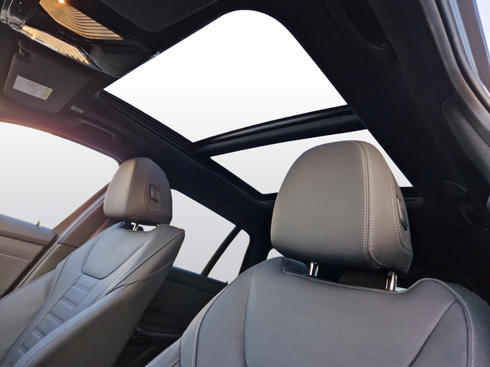 BMW 330d xDrive 48V Touring Steptronic M Sport Pro-image-13
