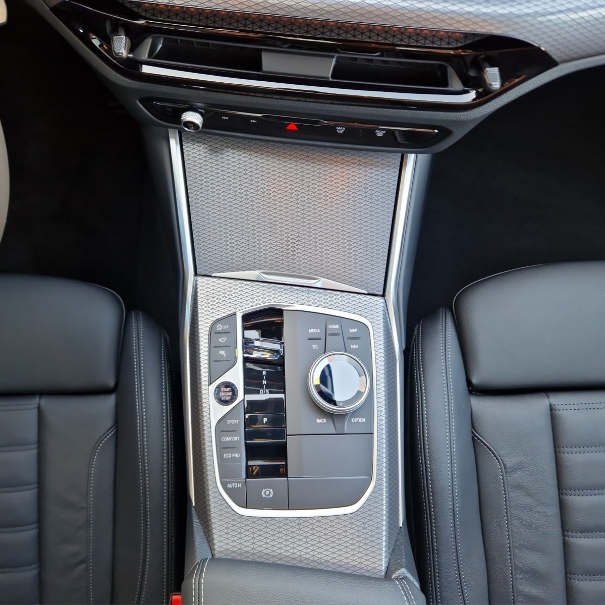 BMW 330d xDrive 48V Touring Steptronic M Sport Pro-image-9