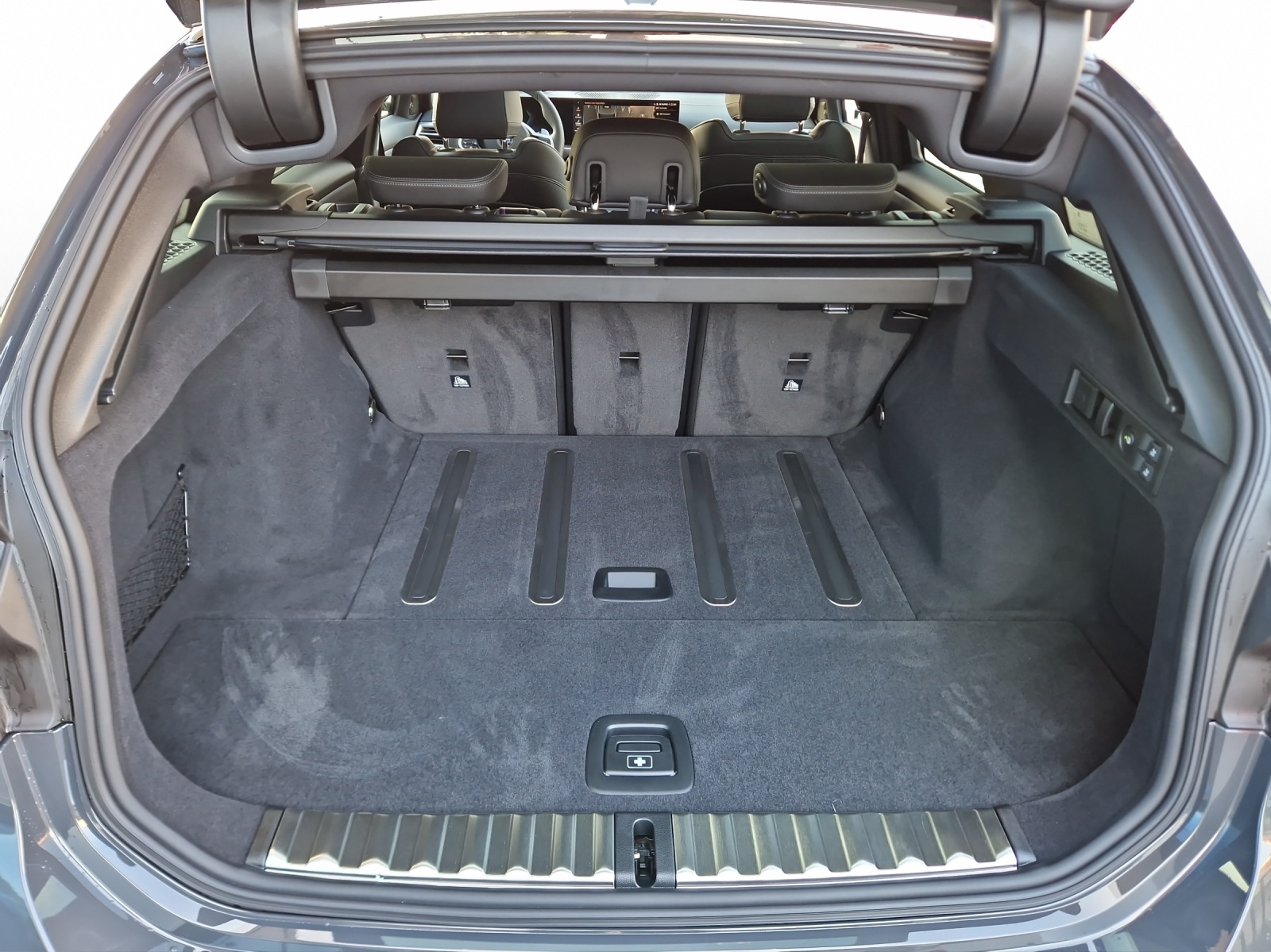 BMW 330d xDrive 48V Touring Steptronic M Sport Pro-image-2