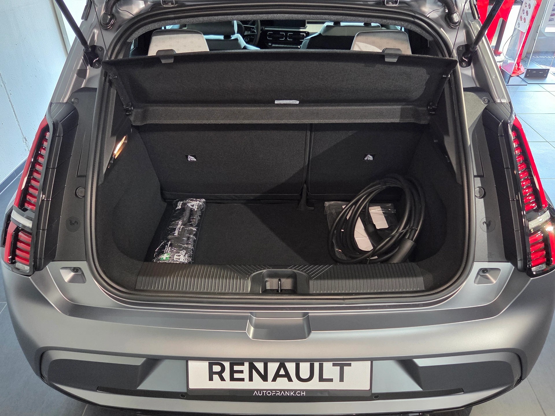 RENAULT R5 E-Tech Roland Garros 52 kWh Comfort Range-image-20