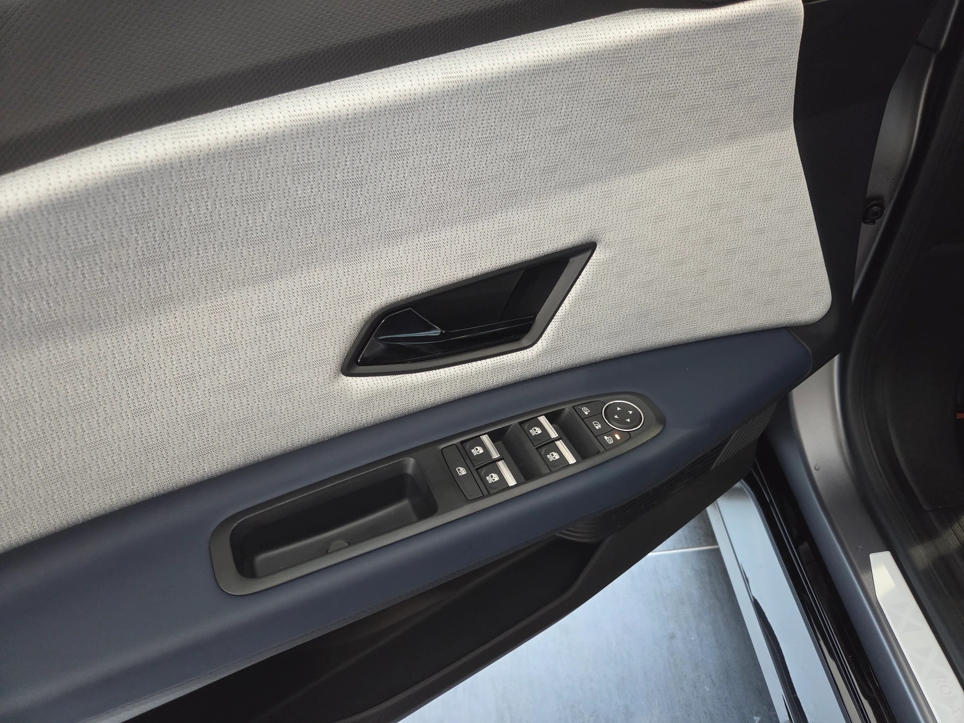 RENAULT R5 E-Tech Roland Garros 52 kWh Comfort Range-image-23