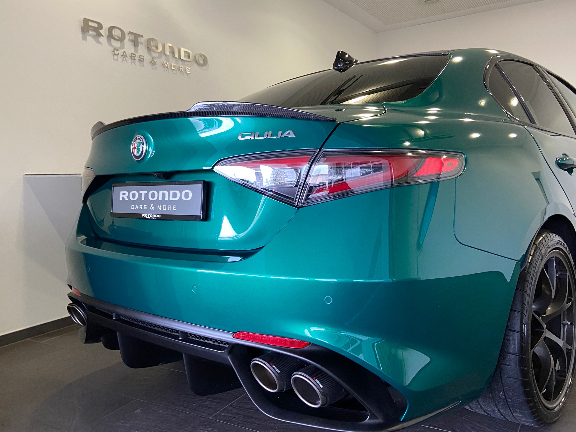 ALFA ROMEO Giulia 2.9 V6 Quadrifoglio Carbon Sport-image-2