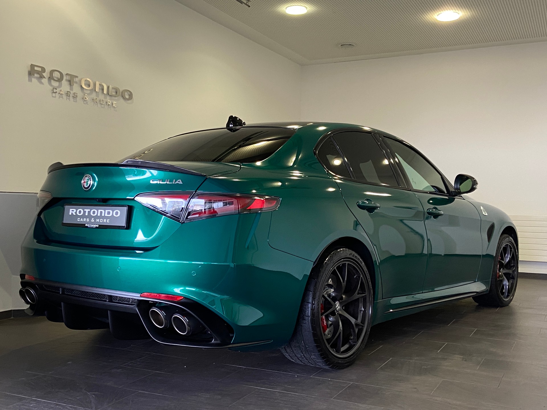 ALFA ROMEO Giulia 2.9 V6 Quadrifoglio Carbon Sport-image-1