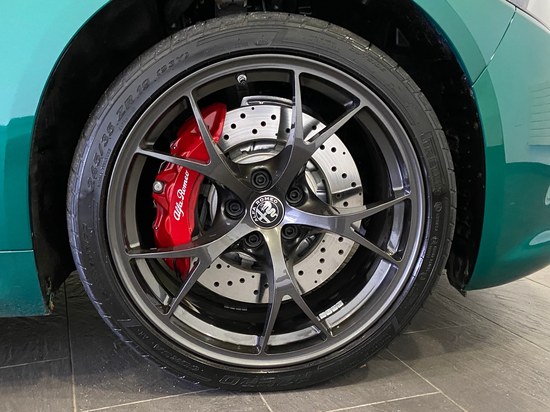 ALFA ROMEO Giulia 2.9 V6 Quadrifoglio Carbon Sport-image-4