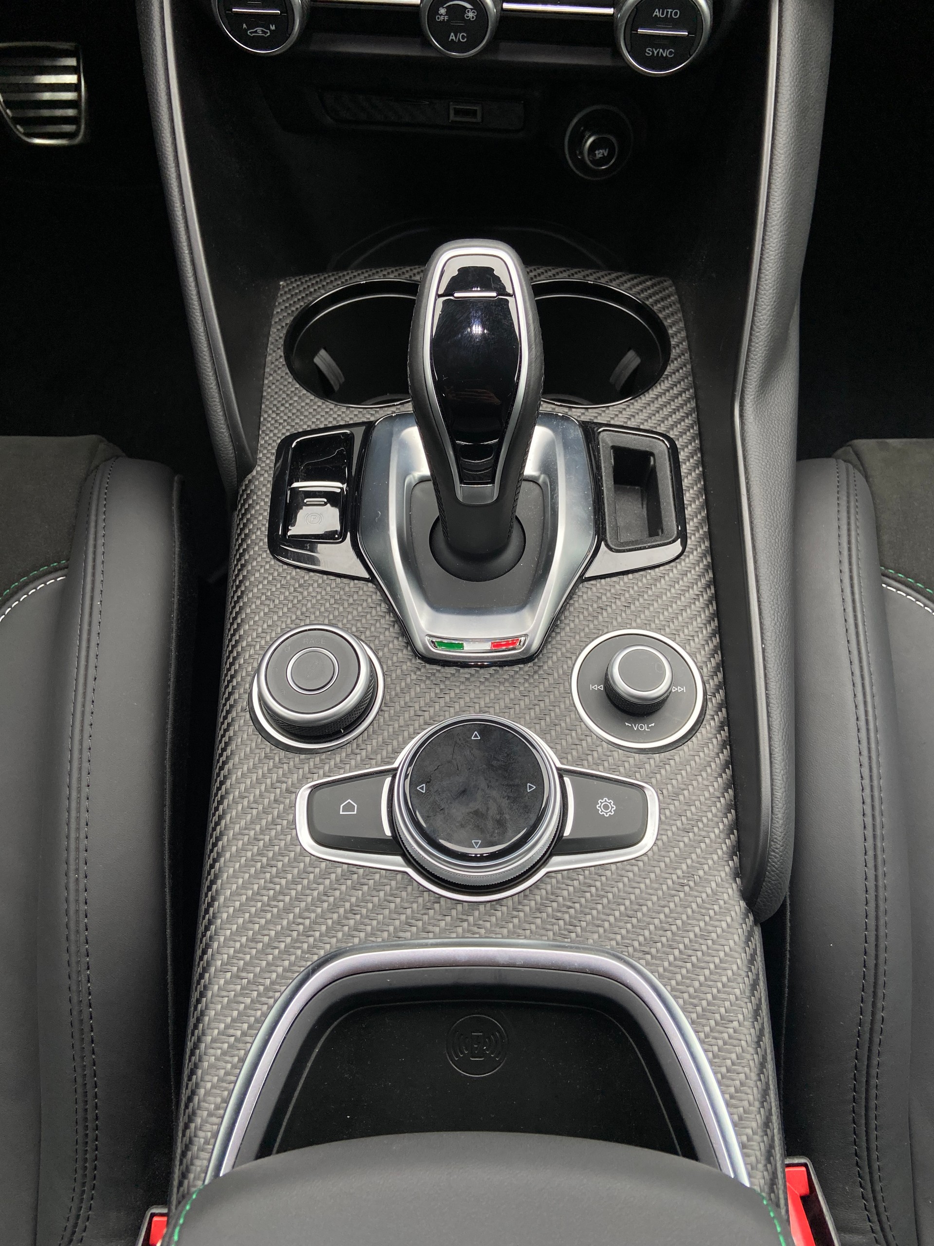 ALFA ROMEO Giulia 2.9 V6 Quadrifoglio Carbon Sport-image-16