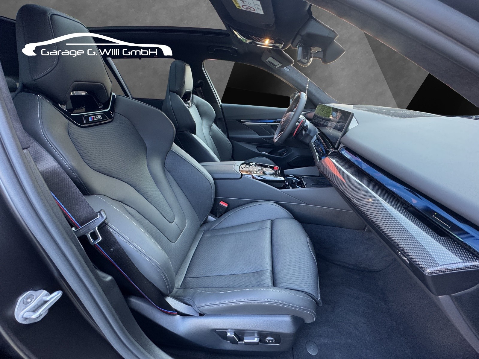 BMW M5 xDrive Touring-image-18