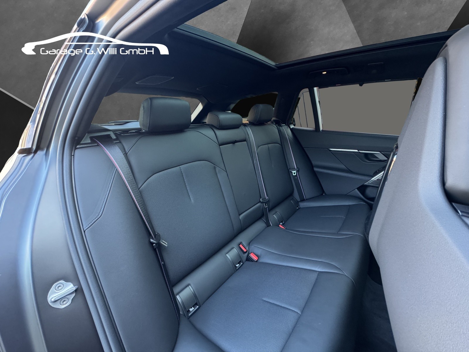 BMW M5 xDrive Touring-image-19