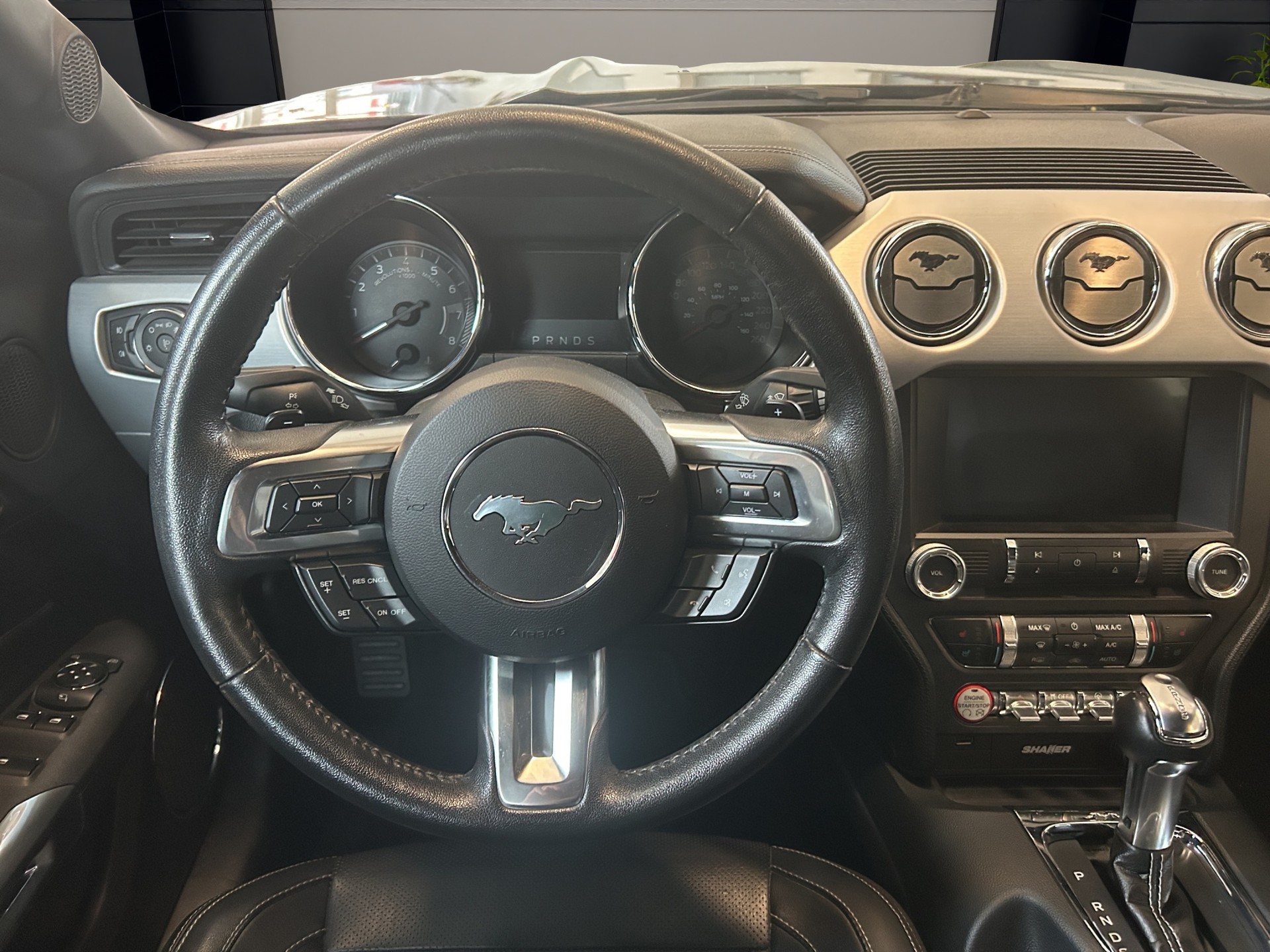 FORD Mustang Convertible 5.0 V8 GT Automat-image-9