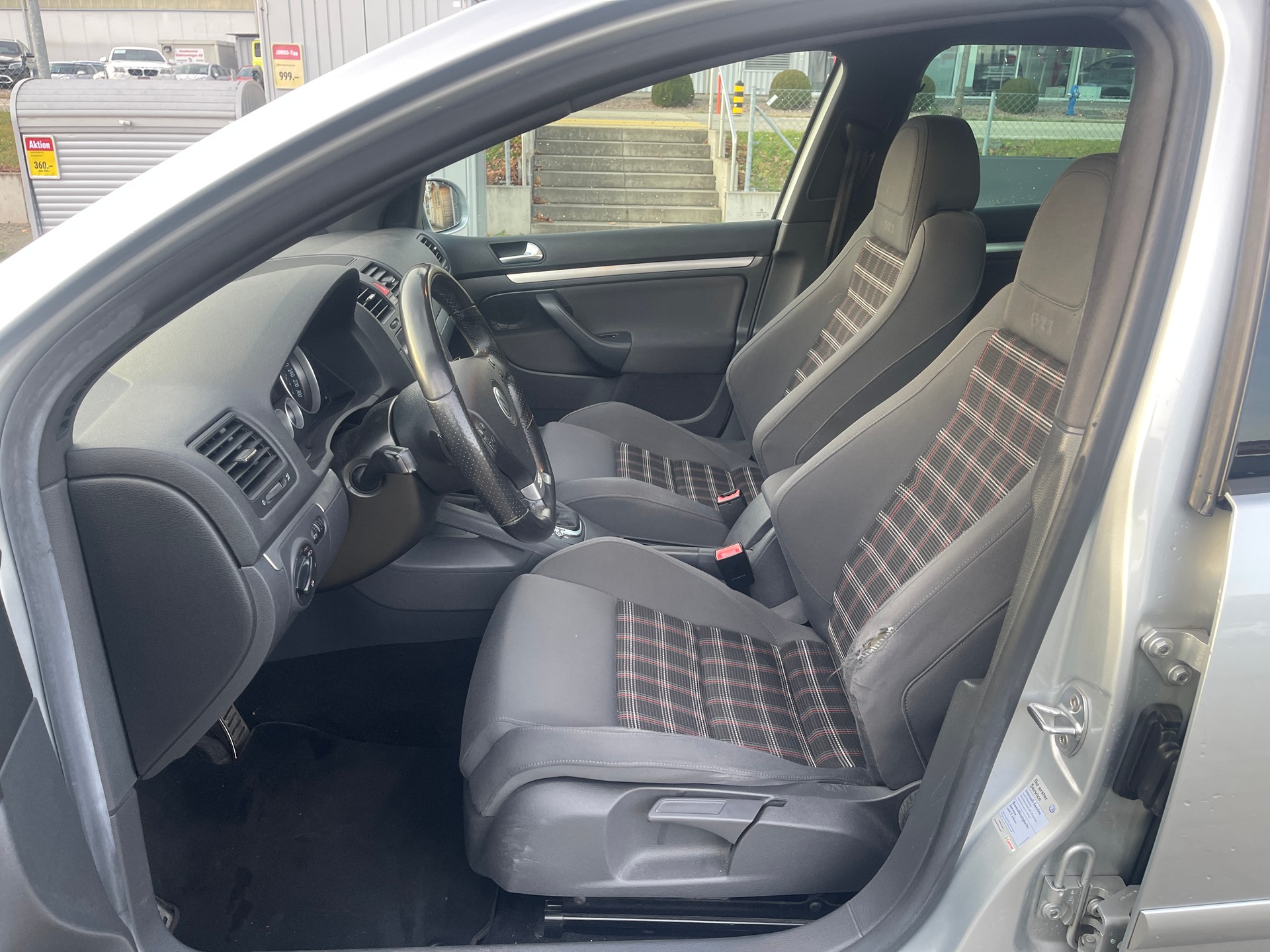 VW Golf 2.0 TFSI GTI-image-8