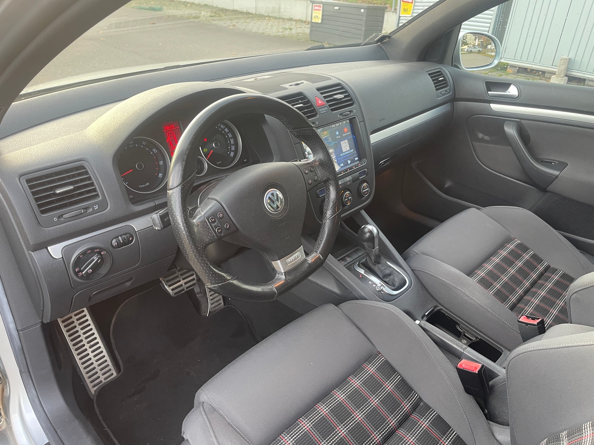 VW Golf 2.0 TFSI GTI-image-7