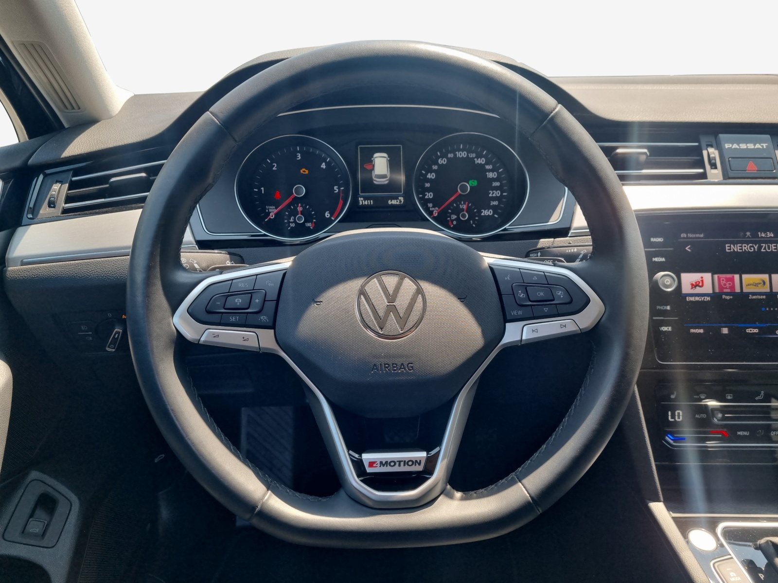 VW Passat 2.0 TDI BMT Elegance 4Motion DSG-image-9