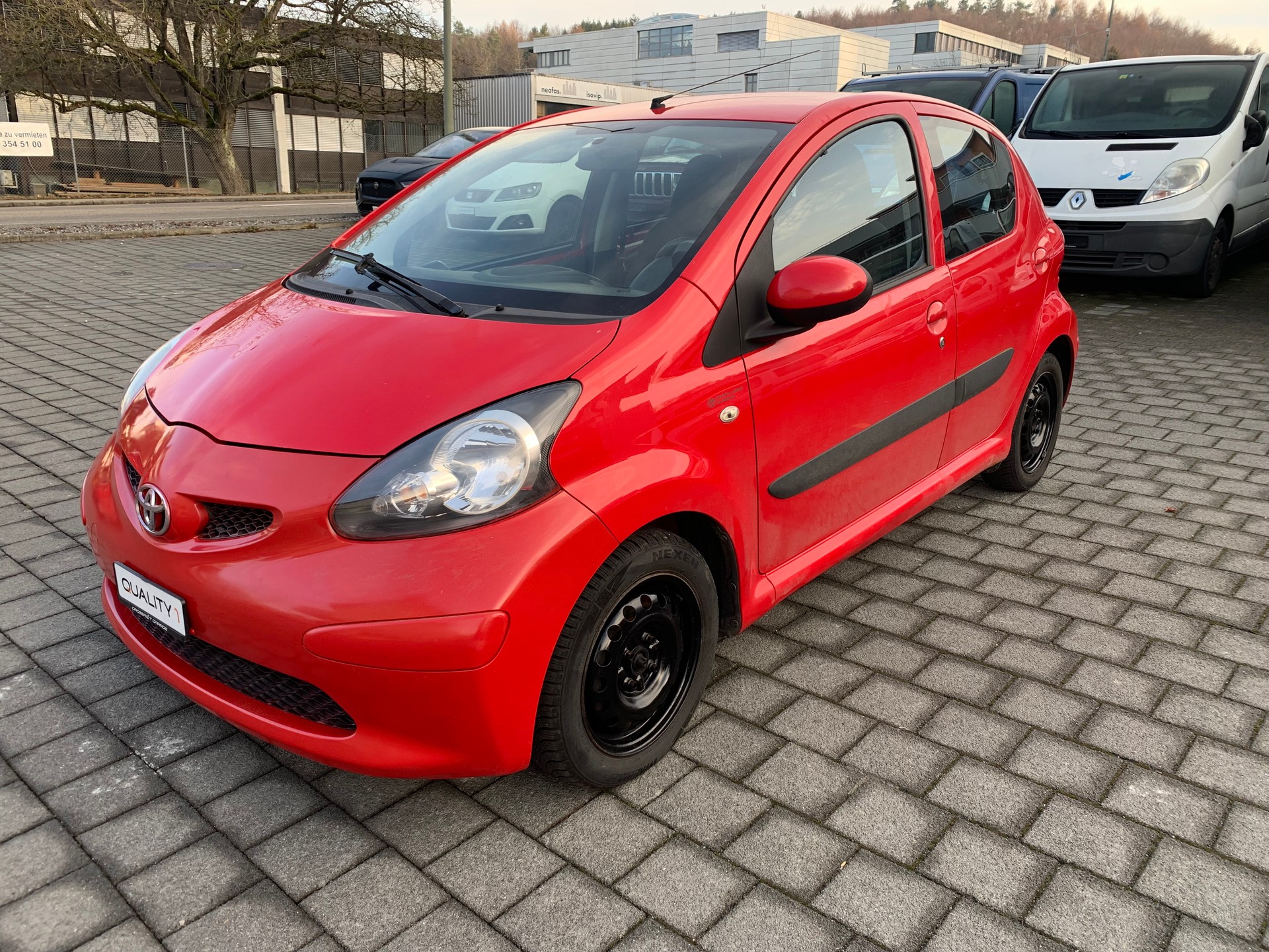 TOYOTA Aygo 1.0 Linea Luna Cool-image-0