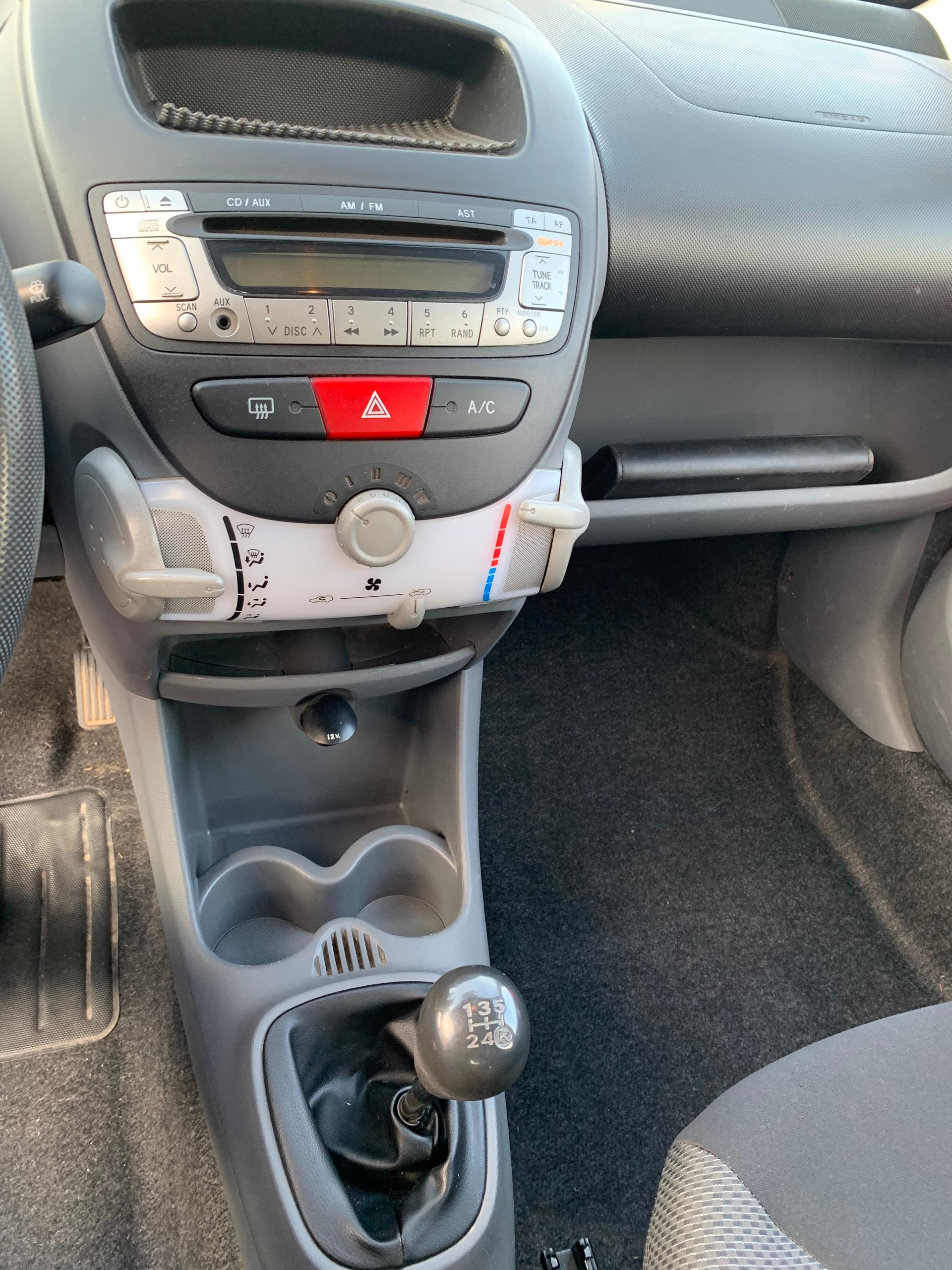 TOYOTA Aygo 1.0 Linea Luna Cool-image-8