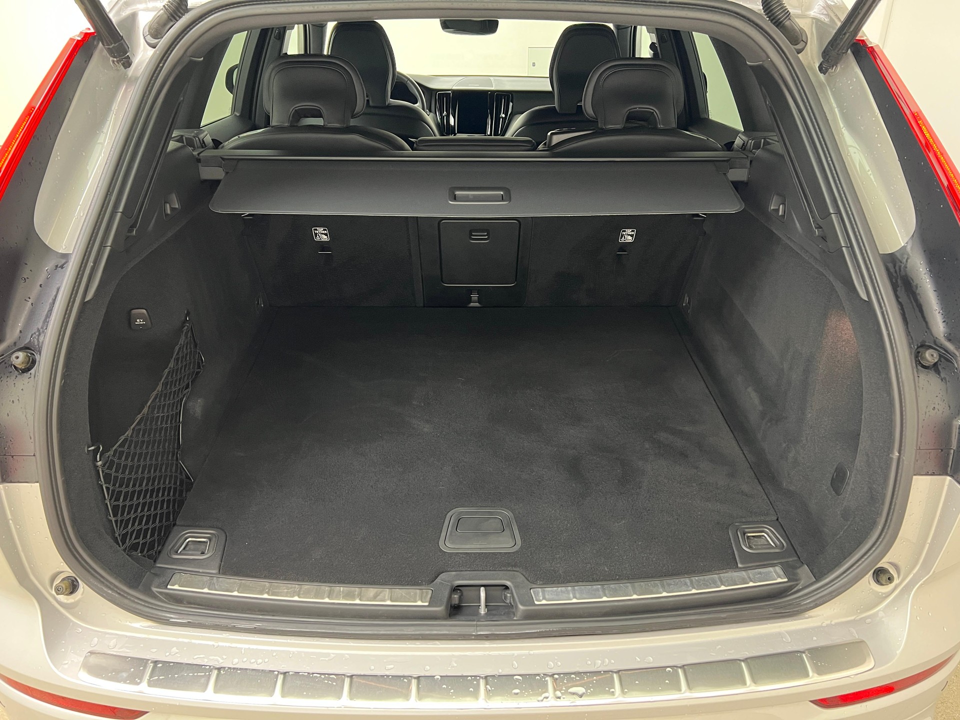 VOLVO XC60 2.0 B6 MH Plus Dark AWD-image-6