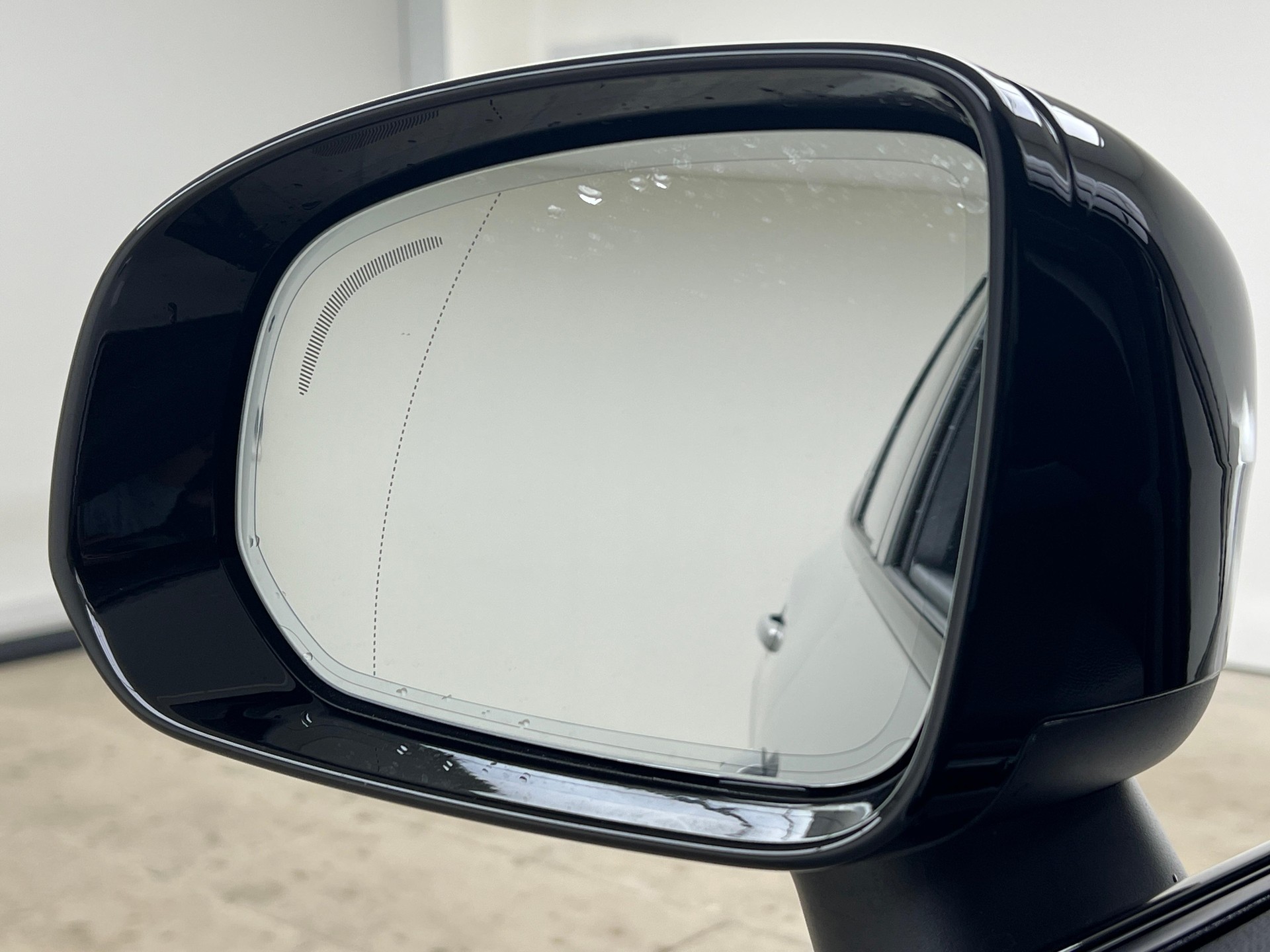VOLVO XC60 2.0 B6 MH Plus Dark AWD-image-28