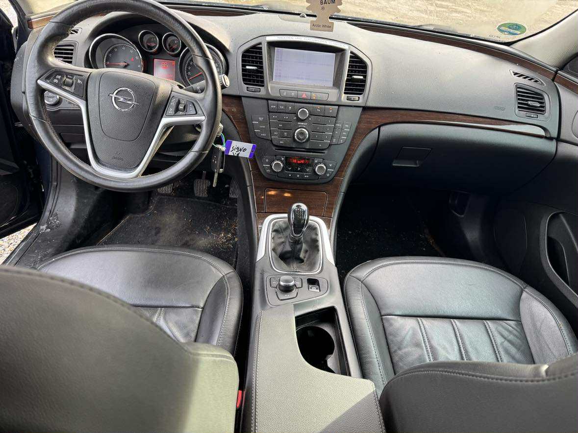 OPEL Insignia Sports Tourer 1.6 Turbo Sport-image-2