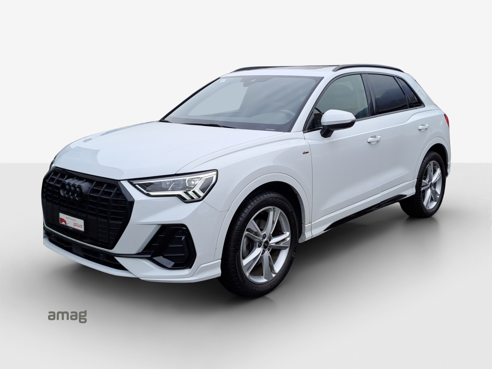 AUDI Q3 35 TFSI S line Attraction S-tronic-image-0