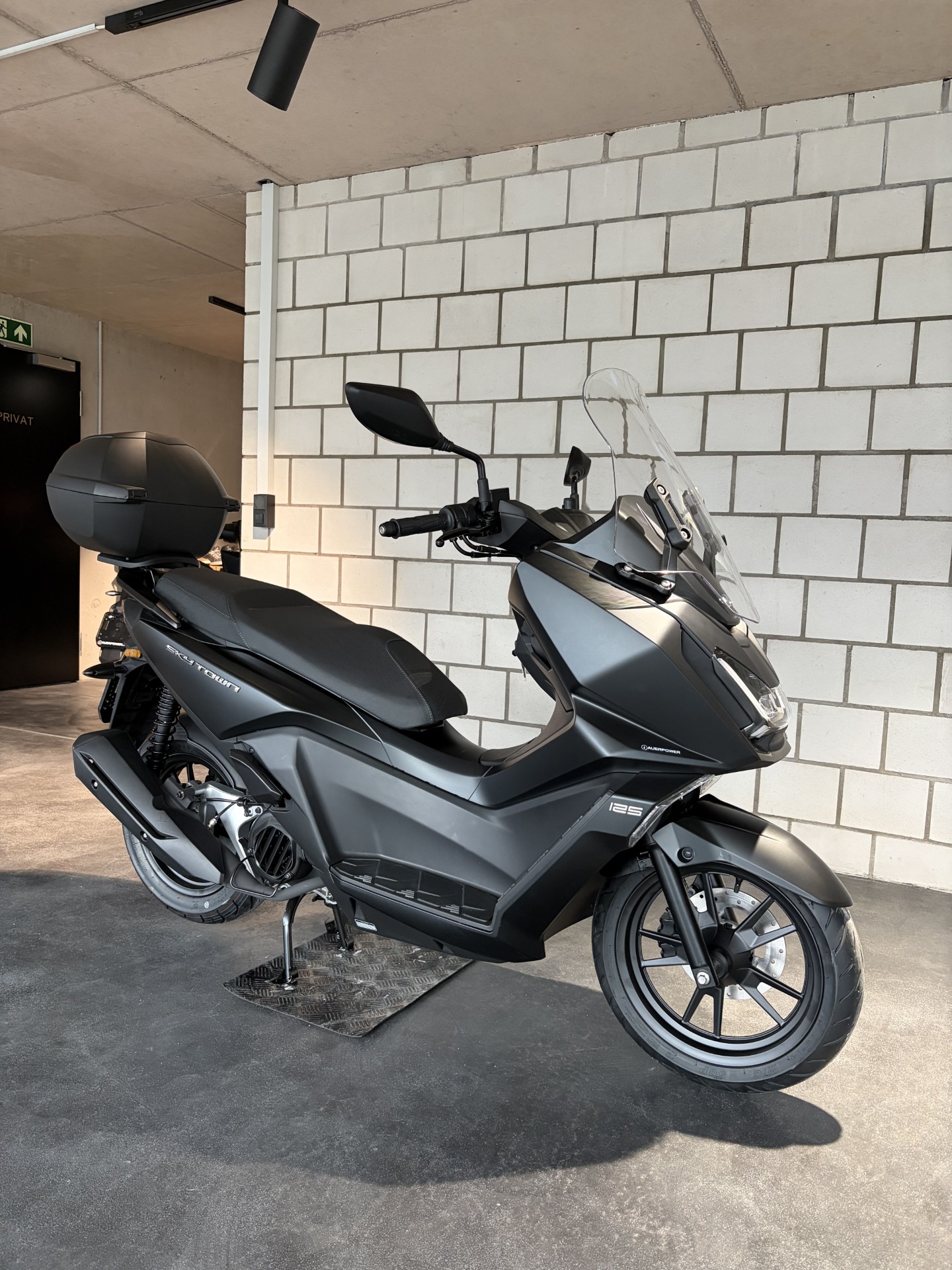 KYMCO Sky Town 125i CBS-showroom-element-3