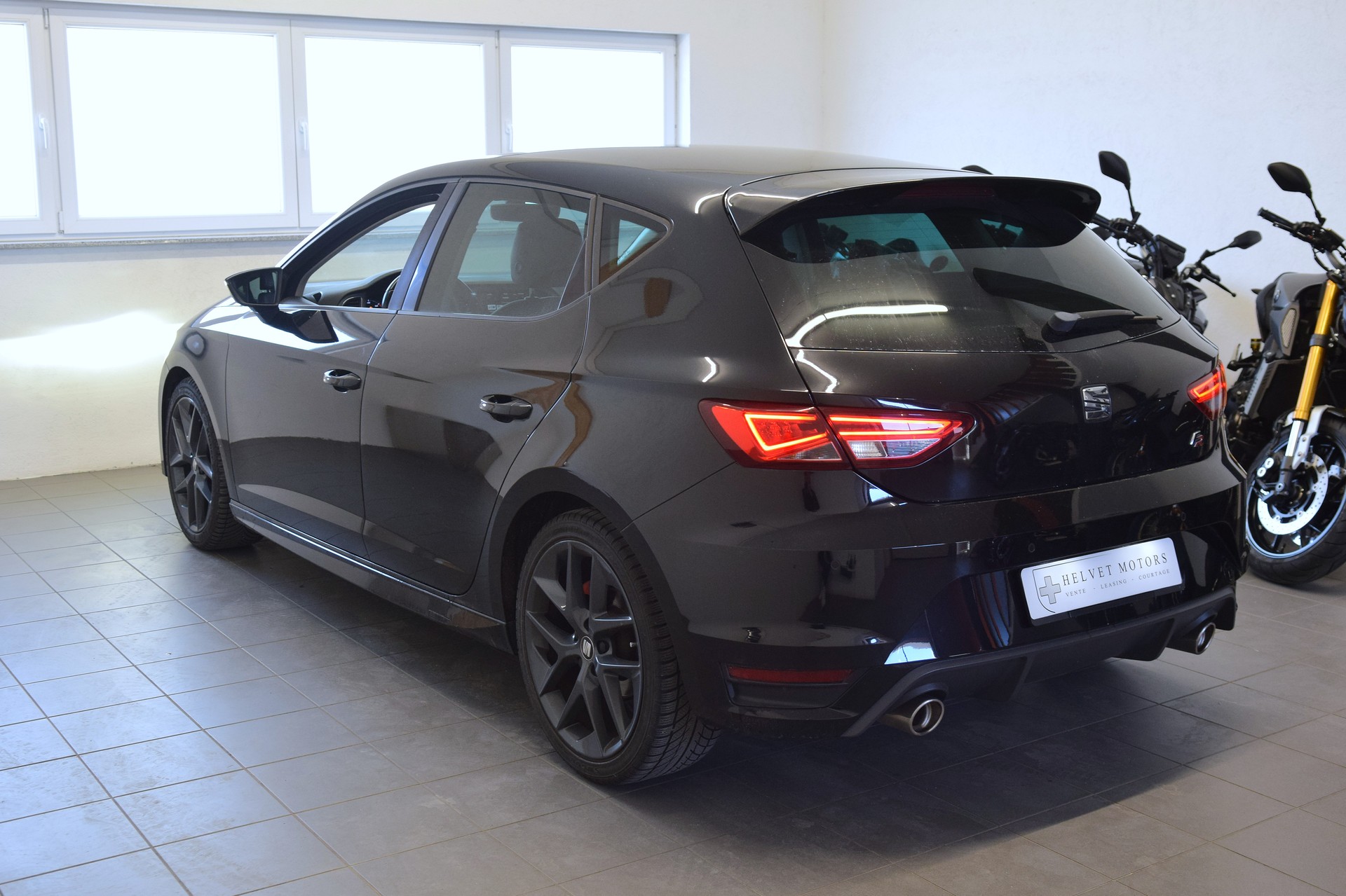 SEAT Leon 2.0 TDI FR Line-image-6