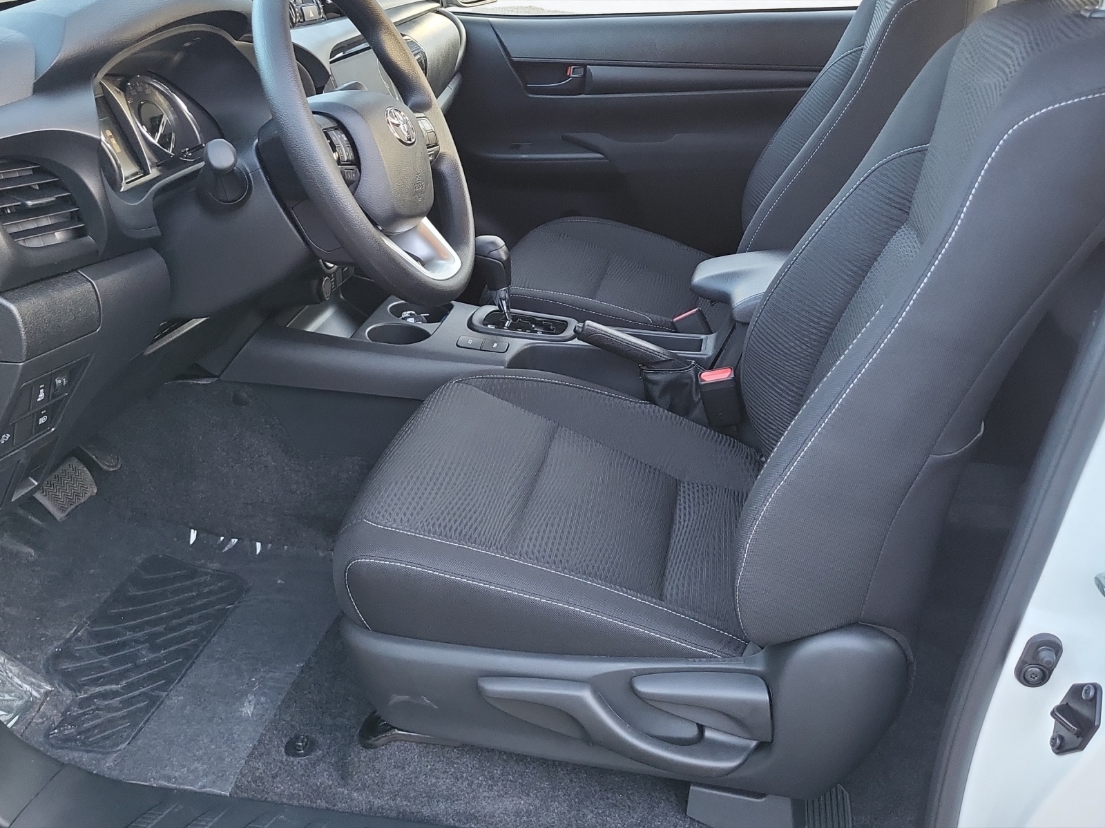 TOYOTA Hilux Extra Cab.-Chassis 2.4 D-image-12