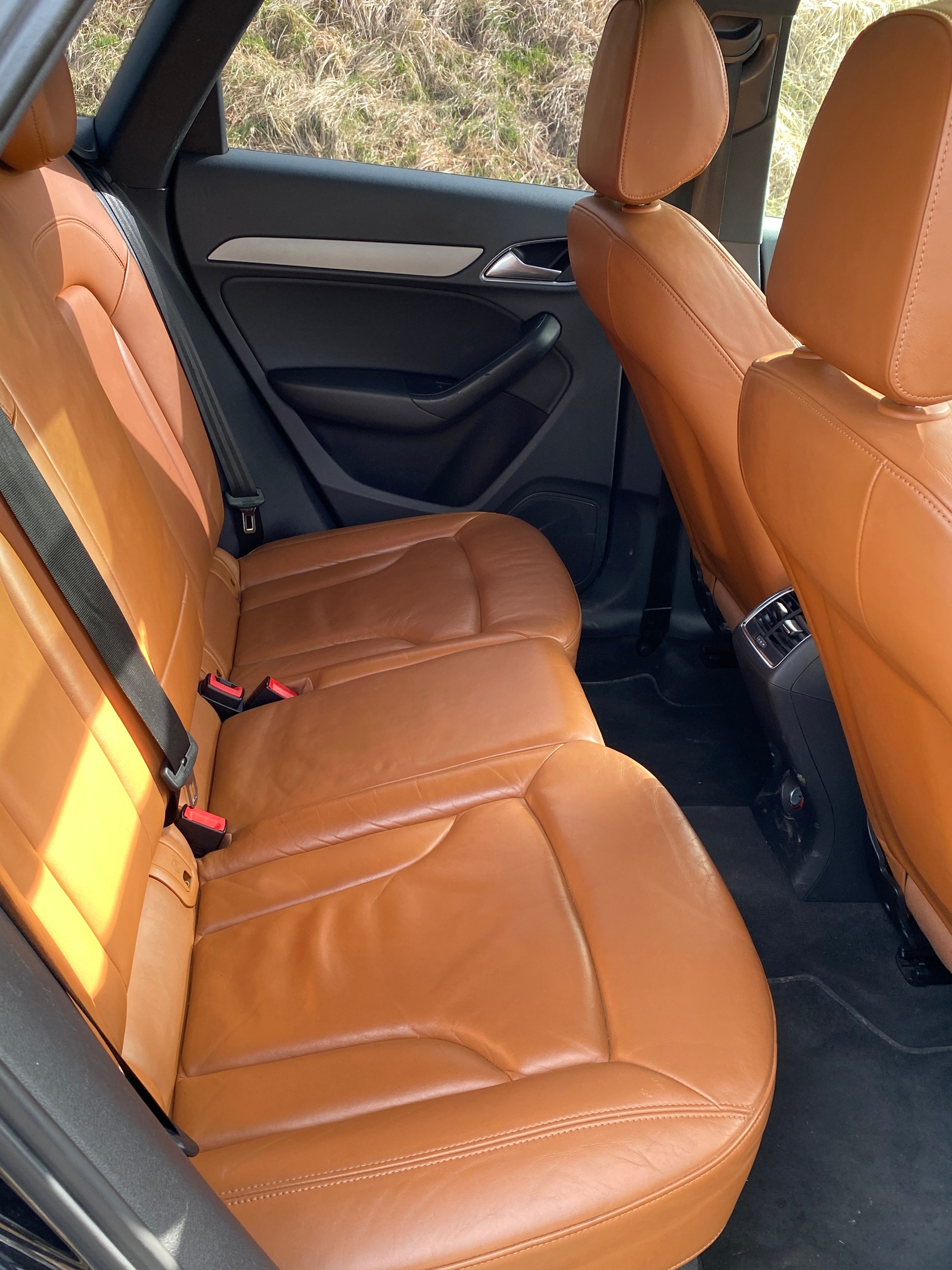 AUDI Q3 2.0 TDI-image-7