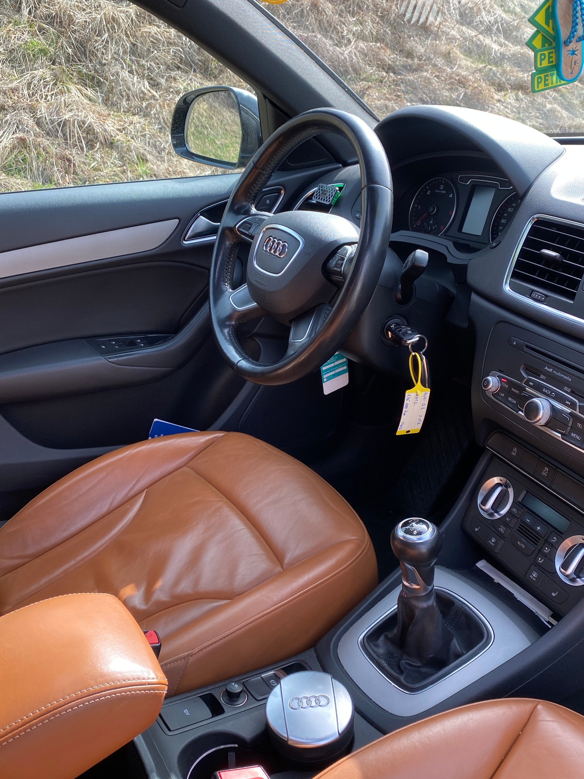 AUDI Q3 2.0 TDI-image-8