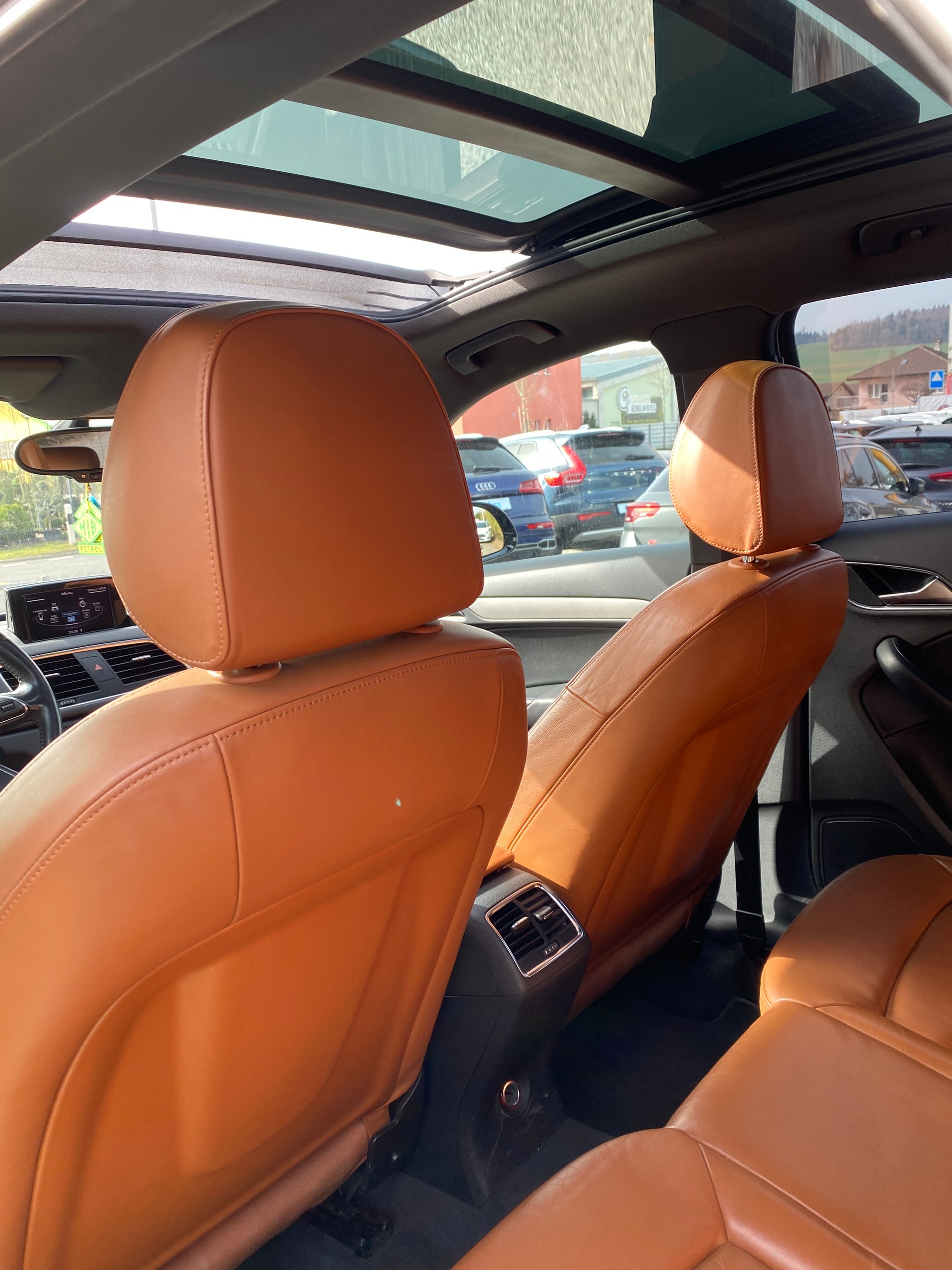 AUDI Q3 2.0 TDI-image-10