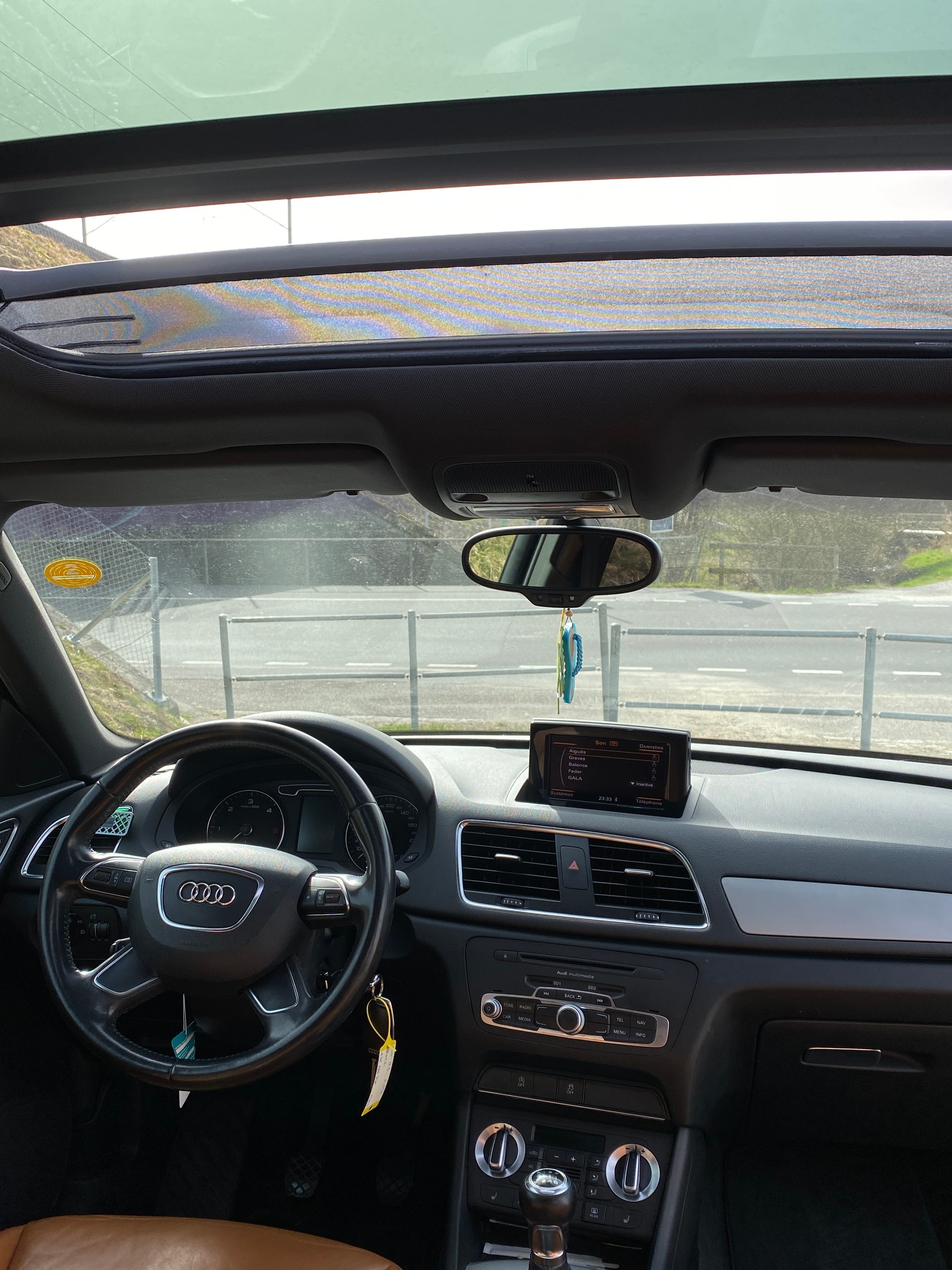 AUDI Q3 2.0 TDI-image-9